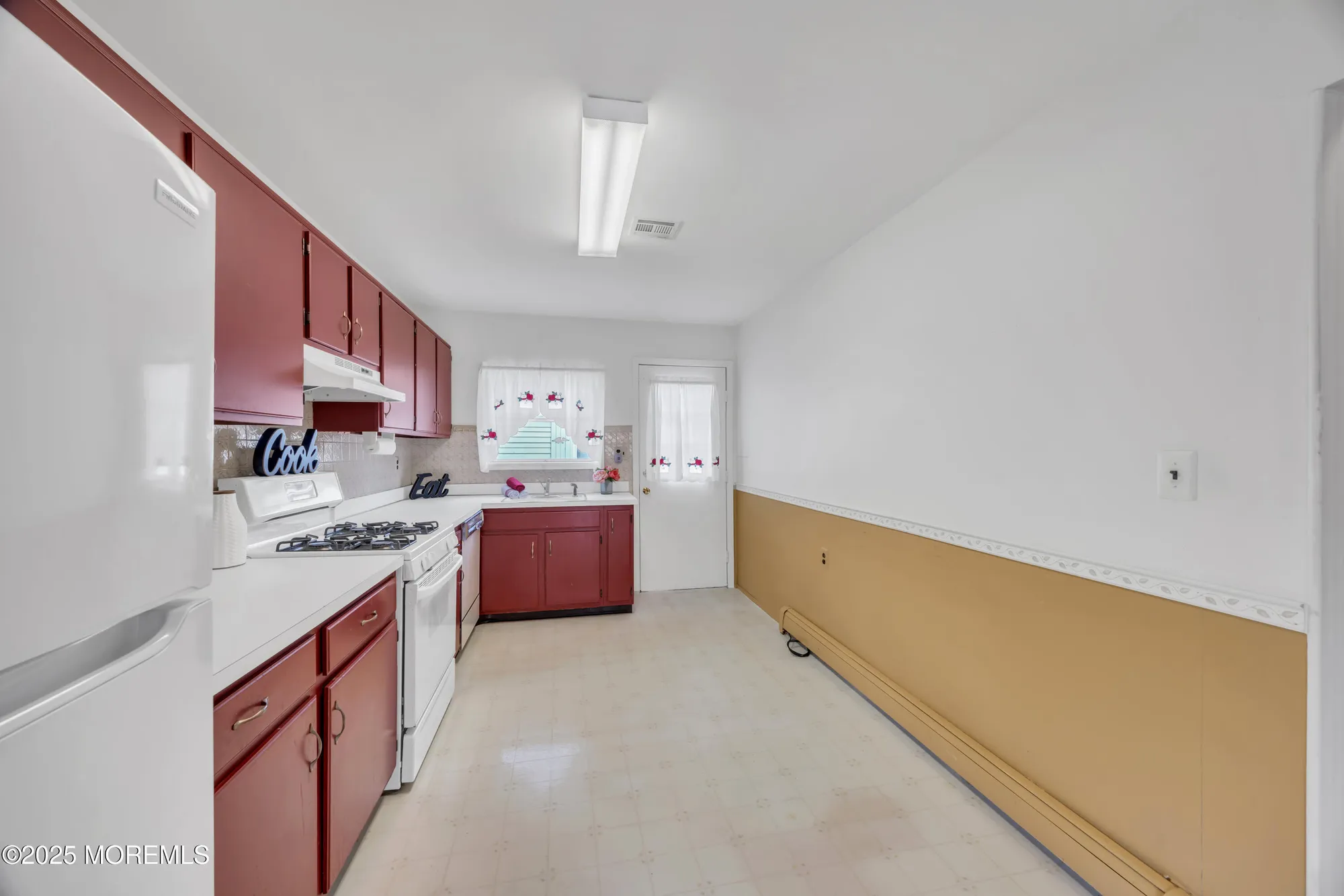 Property Slideshow image 21 of 28 | 15 bimini dr, Toms River, NJ, 08757