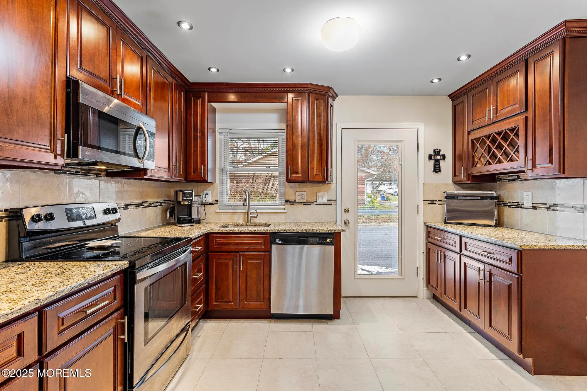 Property Slideshow image 15 of 26 | 486a thornbury ct, Lakewood, NJ, 08701