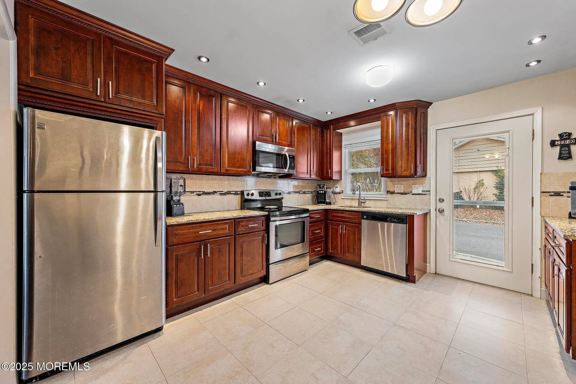 Property Slideshow image 16 of 26 | 486a thornbury ct, Lakewood, NJ, 08701