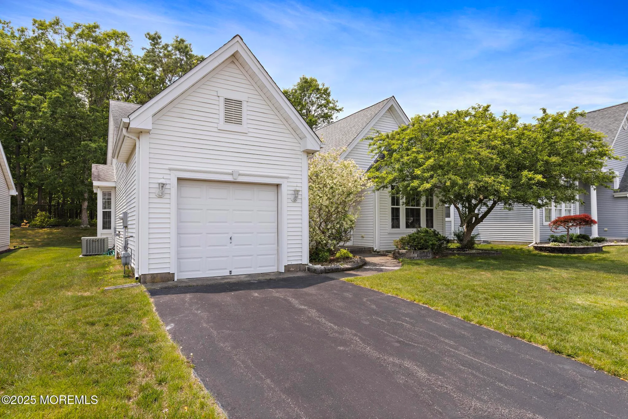 Property Slideshow image 1 of 50 | 18 valley stream pl, Barnegat, NJ, 08005