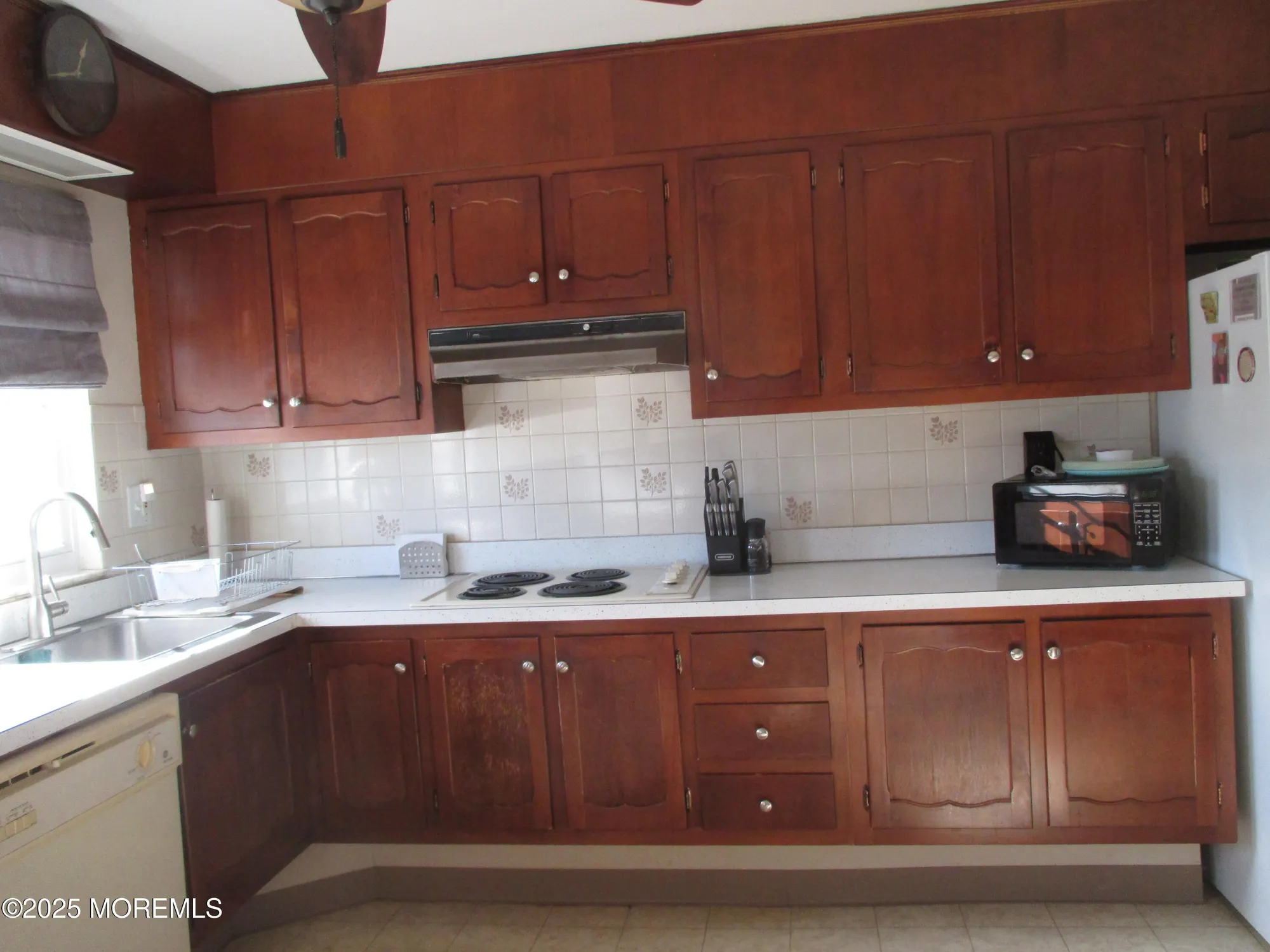 Property Slideshow image 8 of 33 | 678 new castle ct b, Lakewood, NJ, 08701