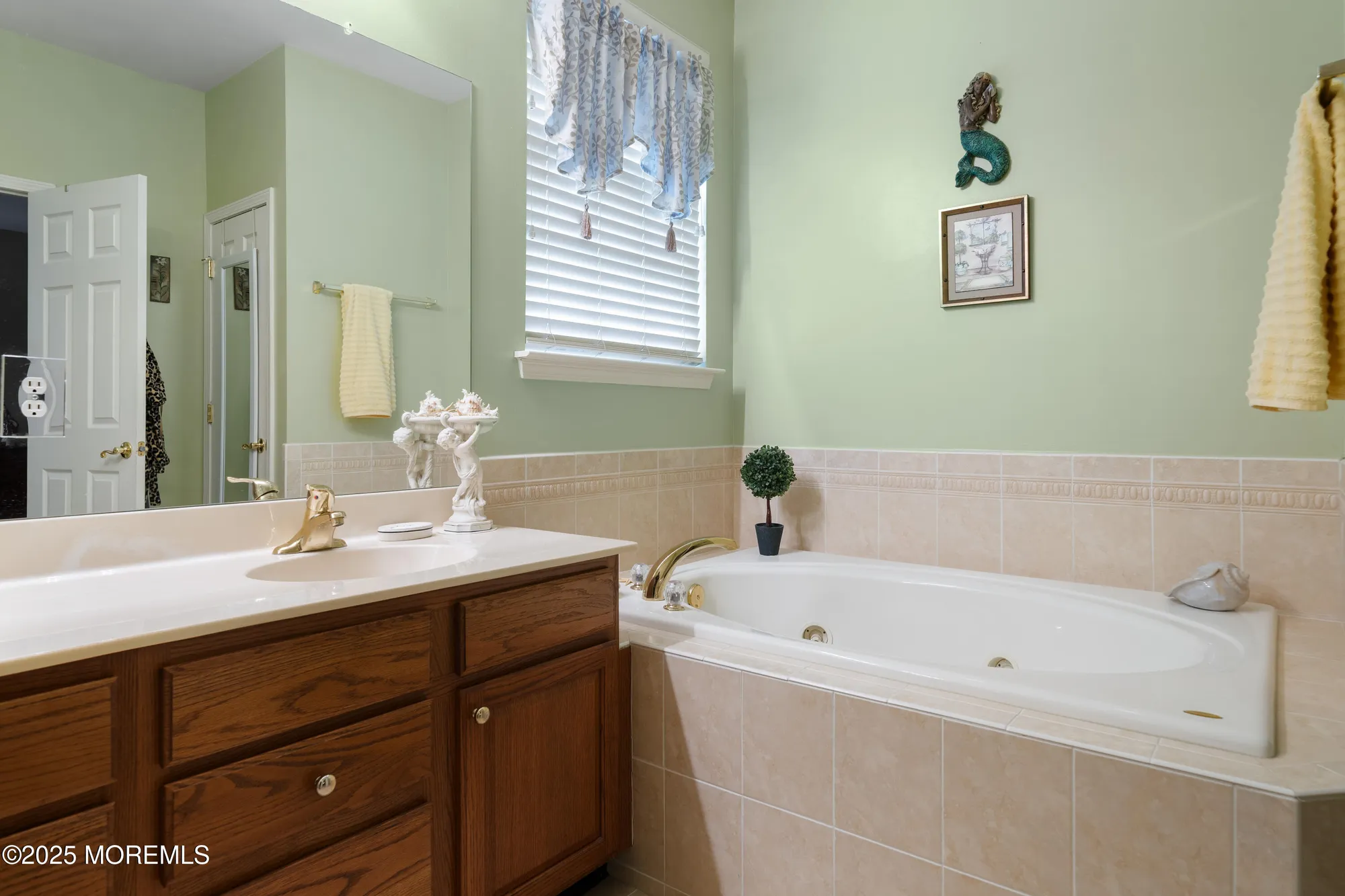 Property Slideshow image 27 of 50 | 24 pond view cir, Barnegat, NJ, 08005