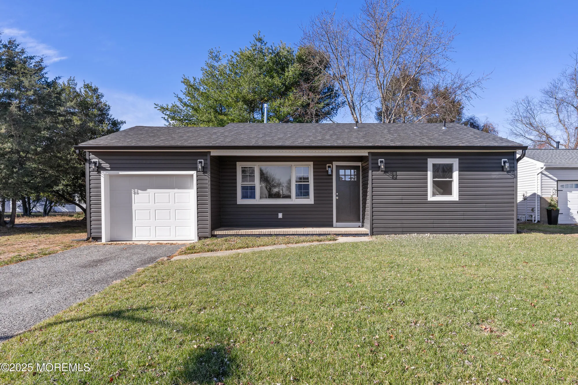 Property Slideshow image 1 of 25 | 18 bolingbroke dr, Toms River, NJ, 08757