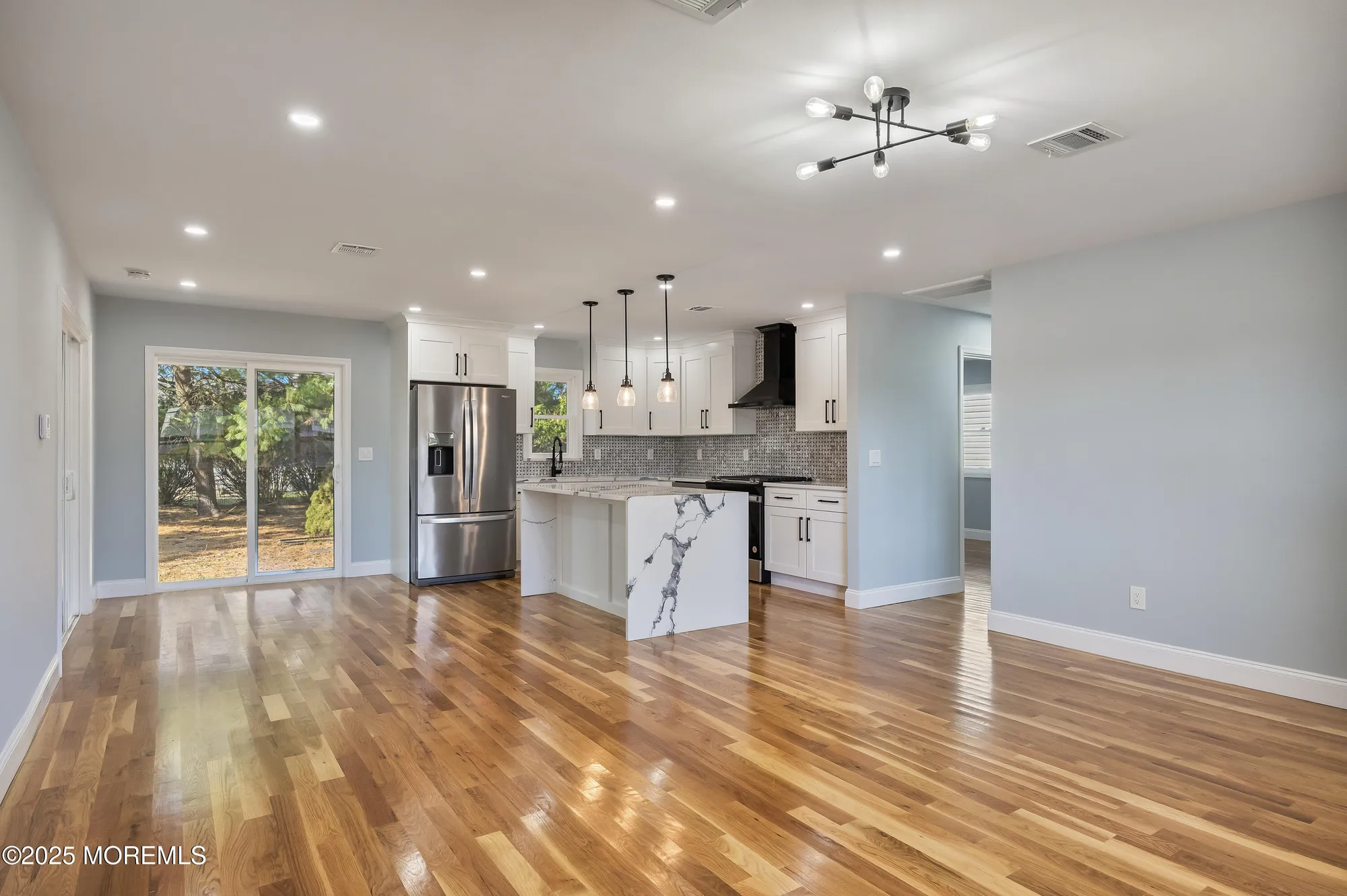 Property Slideshow image 4 of 25 | 18 bolingbroke dr, Toms River, NJ, 08757