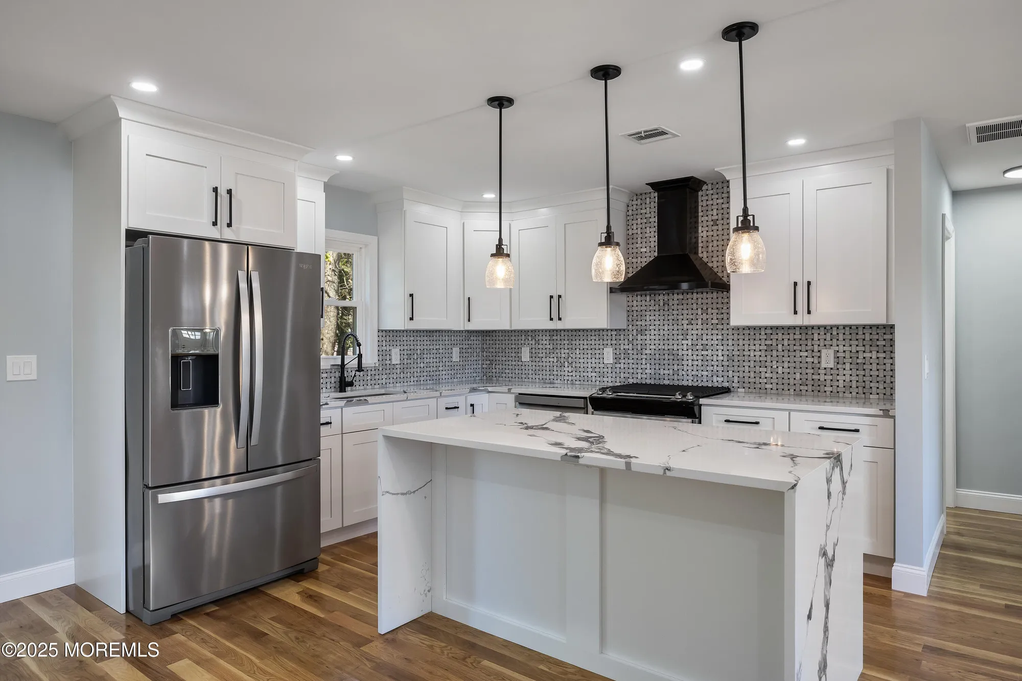 Property Slideshow image 9 of 25 | 18 bolingbroke dr, Toms River, NJ, 08757