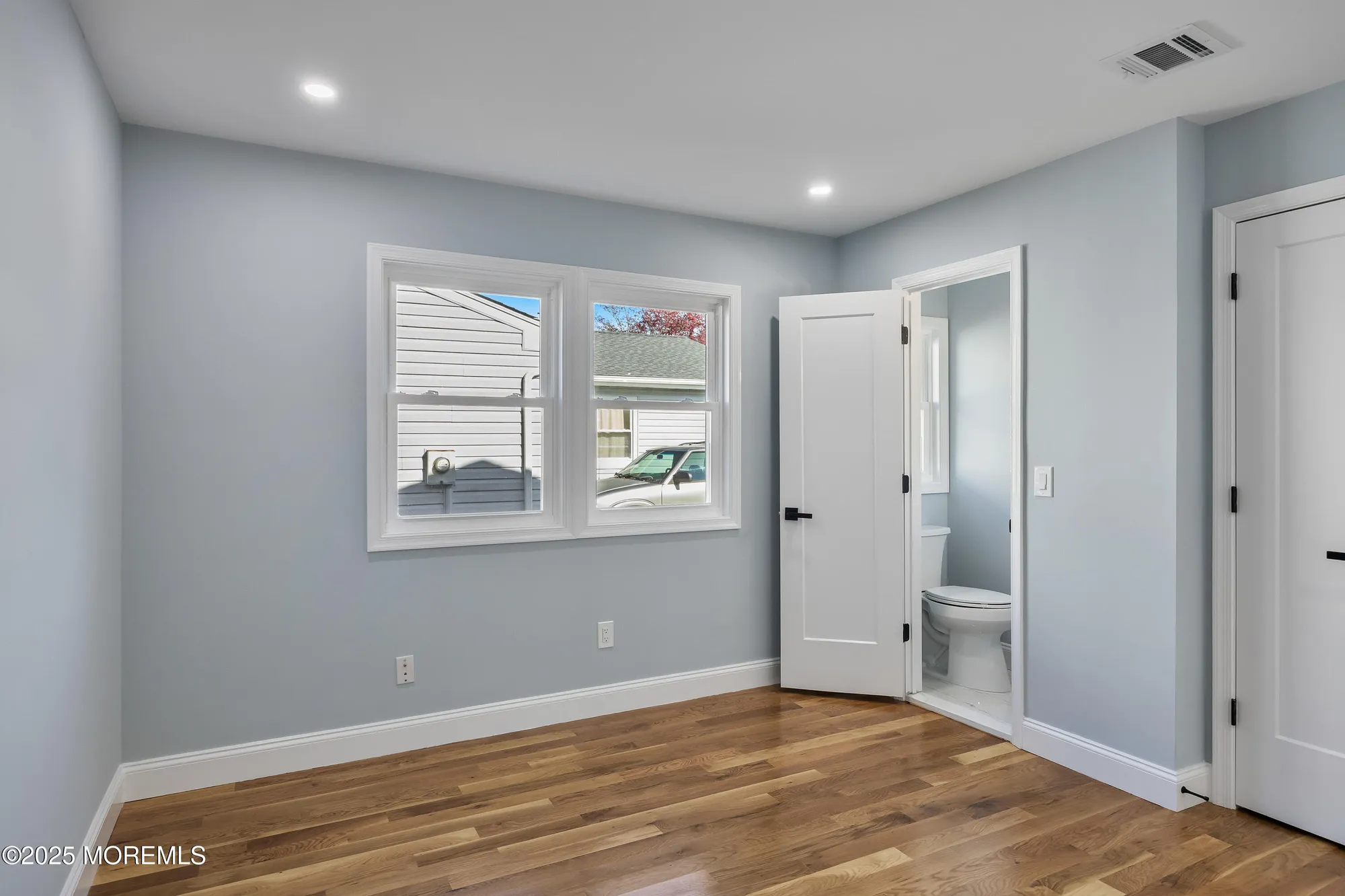 Property Slideshow image 16 of 25 | 18 bolingbroke dr, Toms River, NJ, 08757