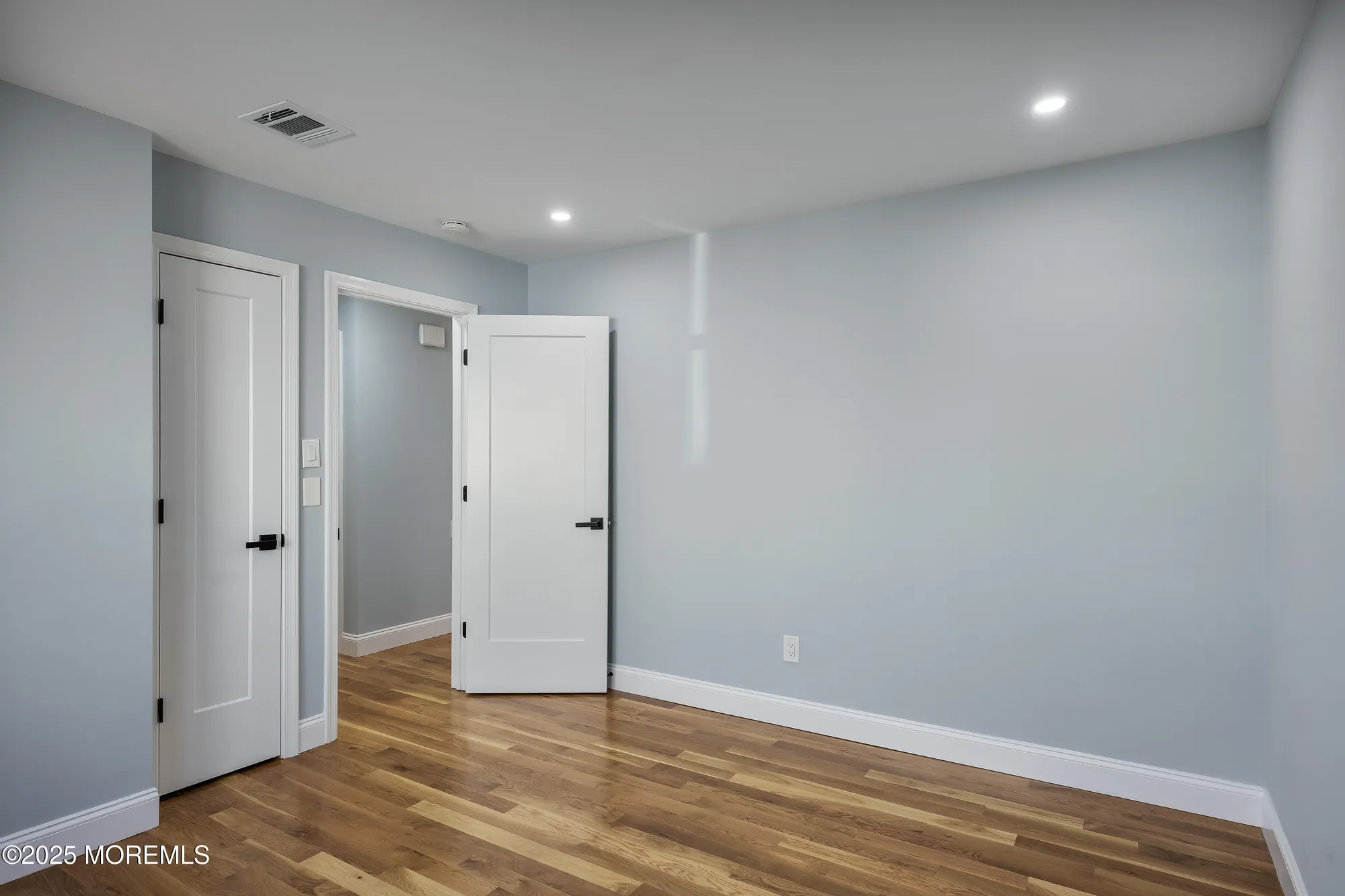 Property Slideshow image 17 of 25 | 18 bolingbroke dr, Toms River, NJ, 08757