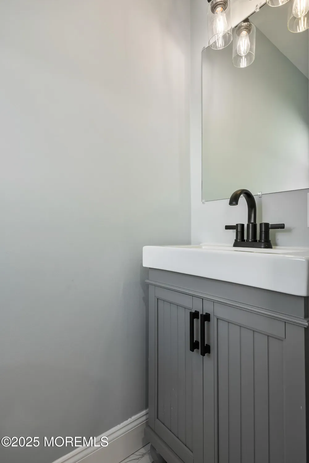 Property Slideshow image 18 of 25 | 18 bolingbroke dr, Toms River, NJ, 08757