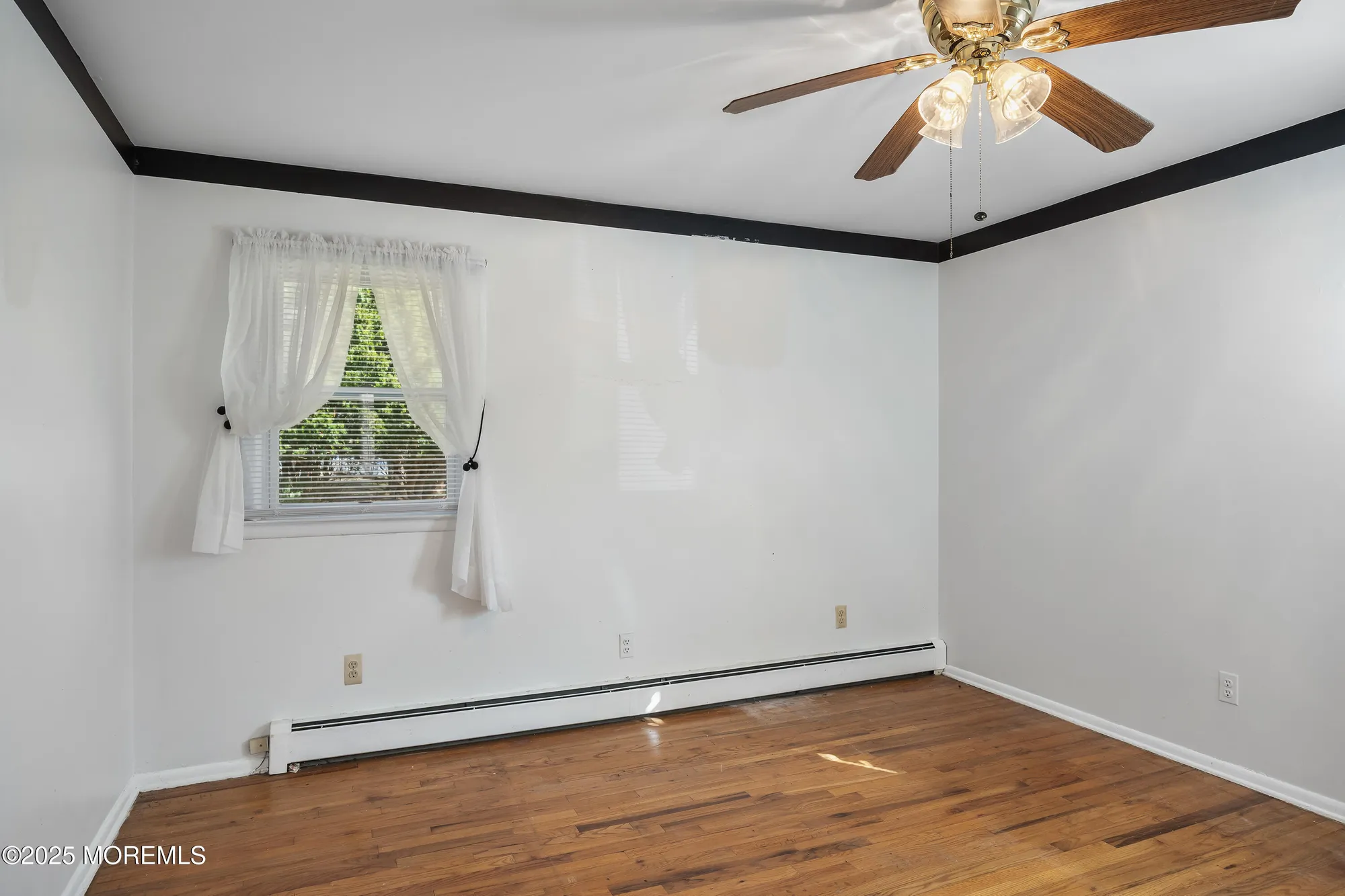 Property Slideshow image 14 of 25 | 1074 edgebrook dr, Toms River, NJ, 08757
