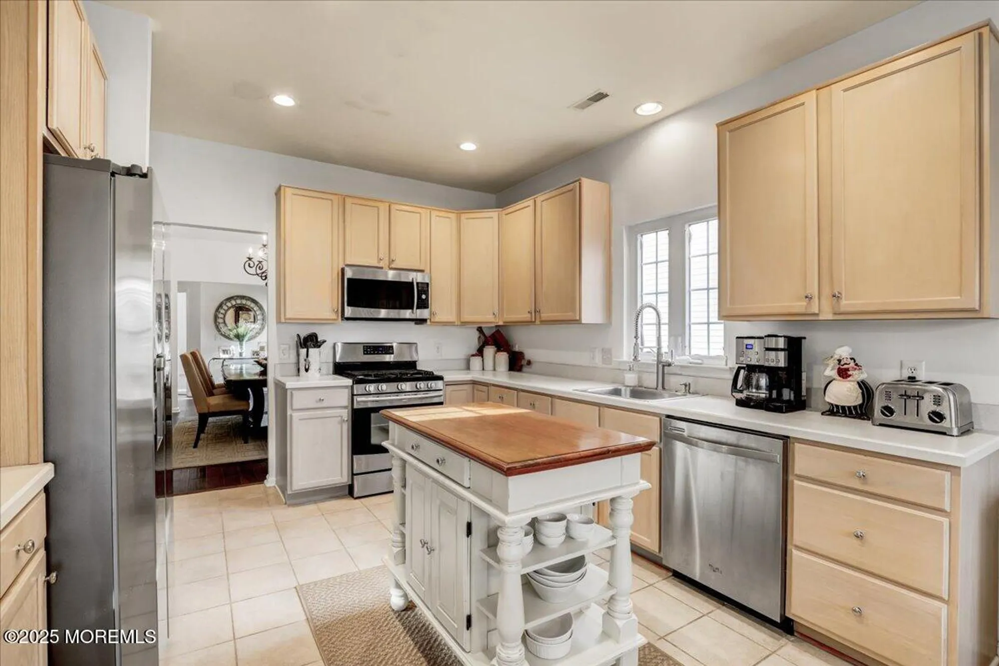 Property Slideshow image 10 of 34 | 44 merion ln, Jackson, NJ, 08527