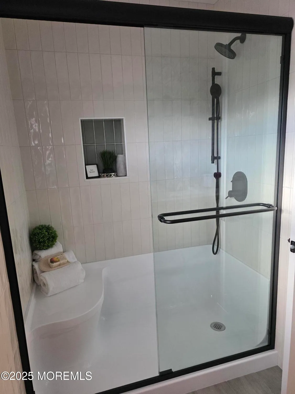 Property Slideshow image 11 of 17 | 1015 aberdeen dr a, Lakewood, NJ, 08701