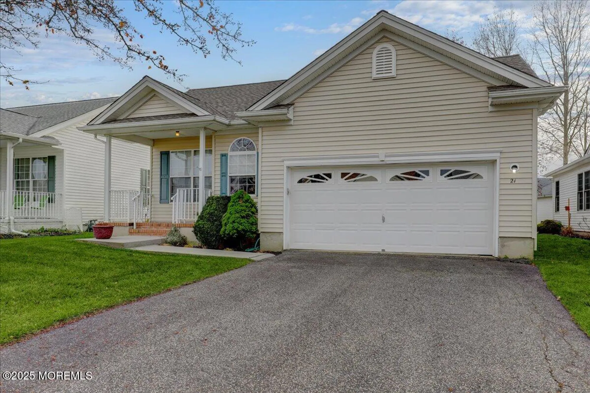 Property Slideshow image 2 of 33 | 21 shelley rd, Brick, NJ, 08724