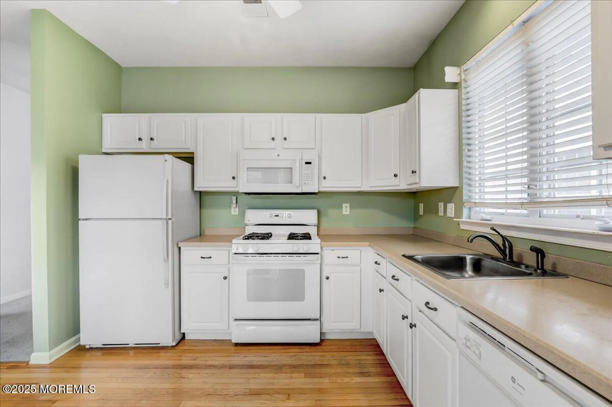 Property Slideshow image 11 of 33 | 21 shelley rd, Brick, NJ, 08724