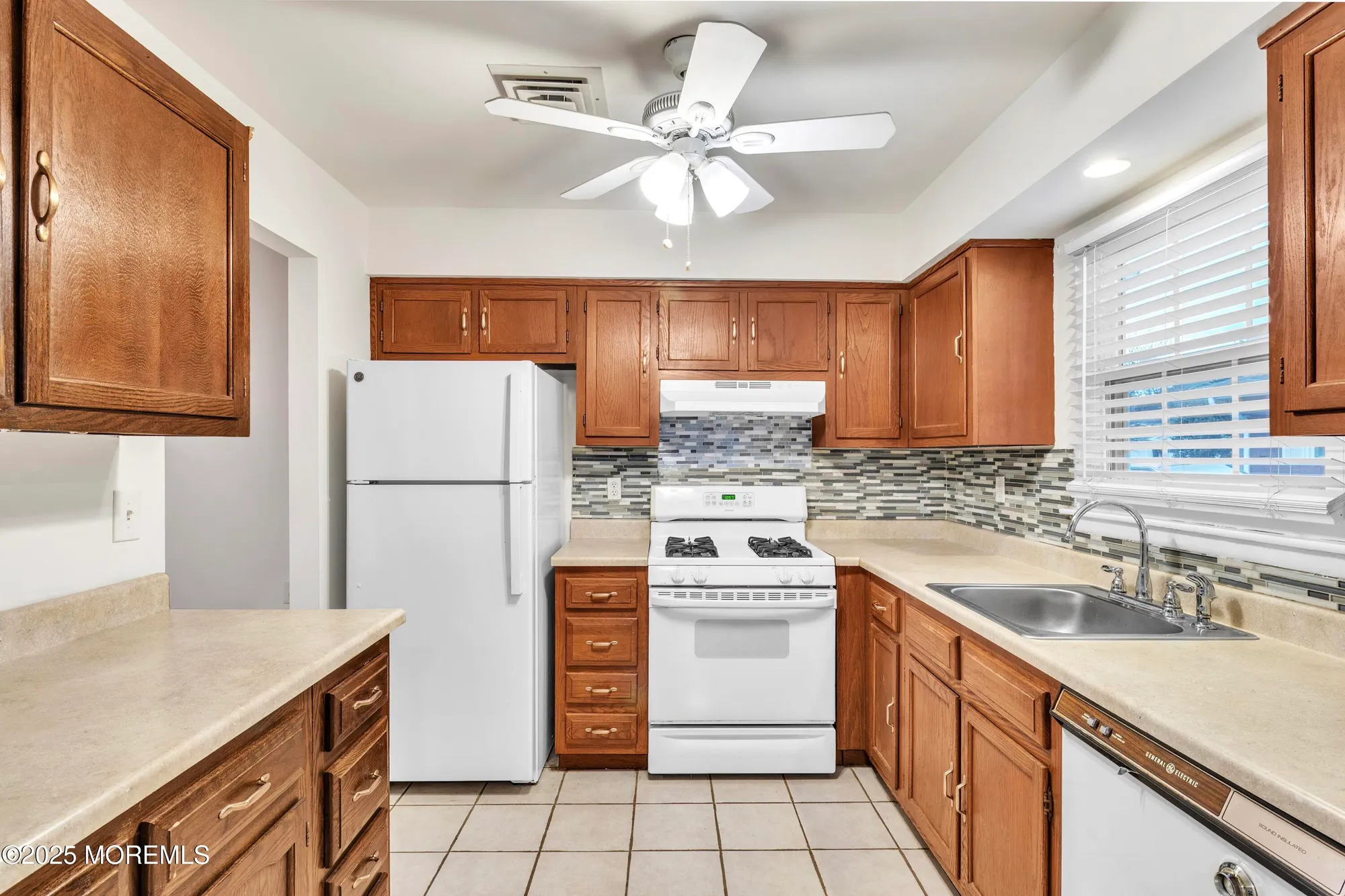 Property Slideshow image 13 of 59 | 25 whitman st, Brick, NJ, 08724