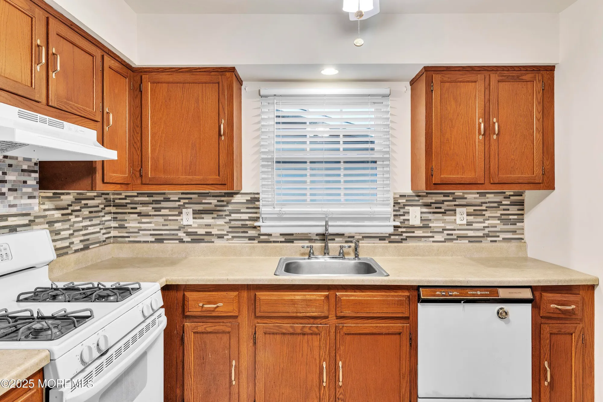 Property Slideshow image 12 of 59 | 25 whitman st, Brick, NJ, 08724