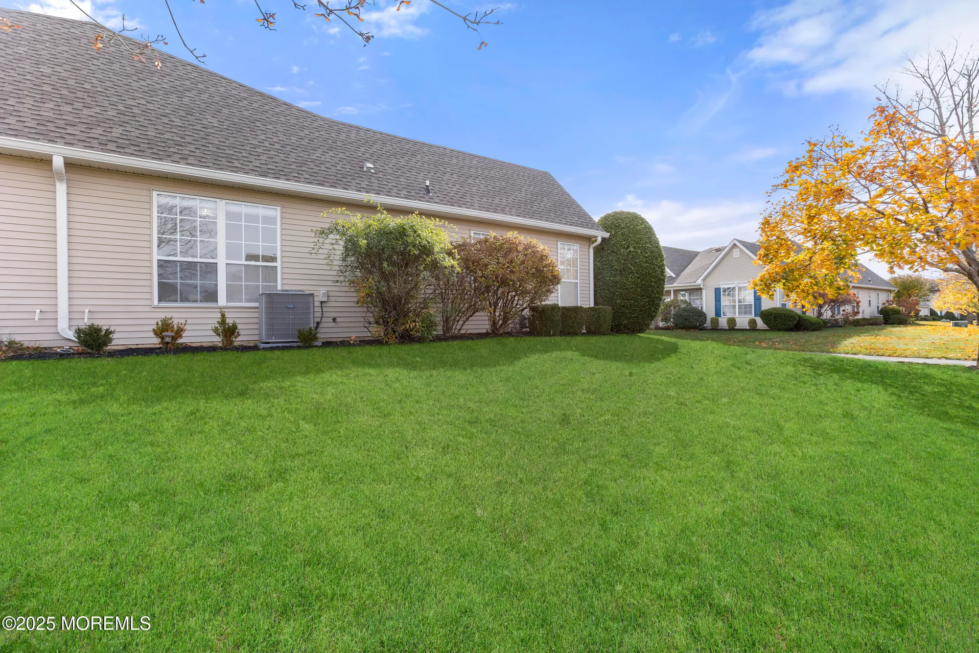 Property Slideshow image 15 of 19 | 45 deerchase ln, Lakewood, NJ, 08701