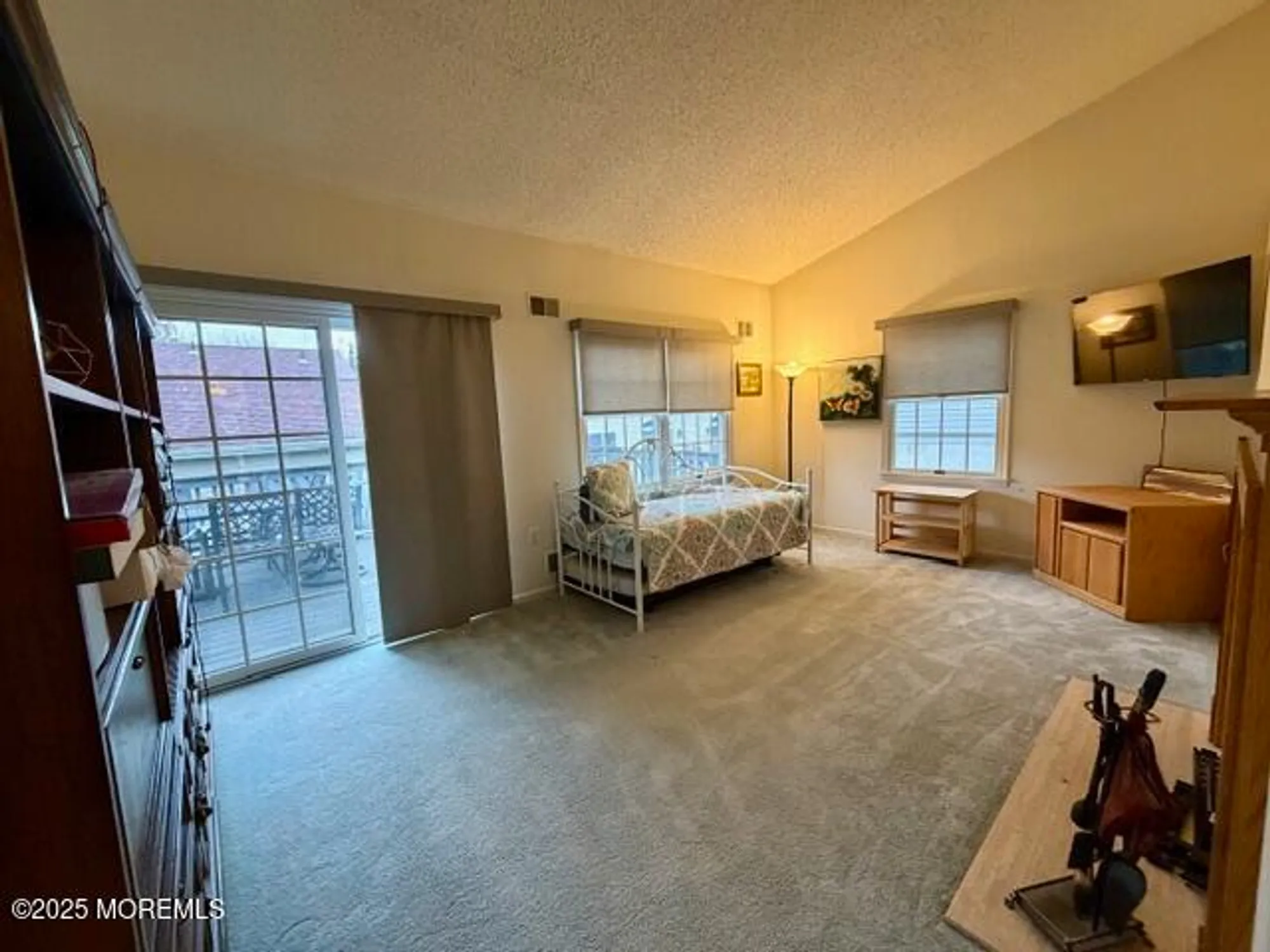 Property Slideshow image 12 of 18 | 2 london dr, Monroe, NJ, 08831