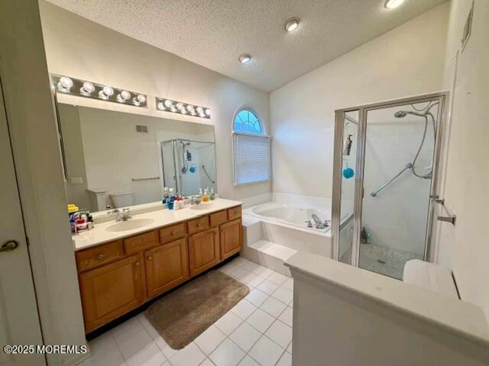 Property Slideshow image 14 of 18 | 2 london dr, Monroe, NJ, 08831