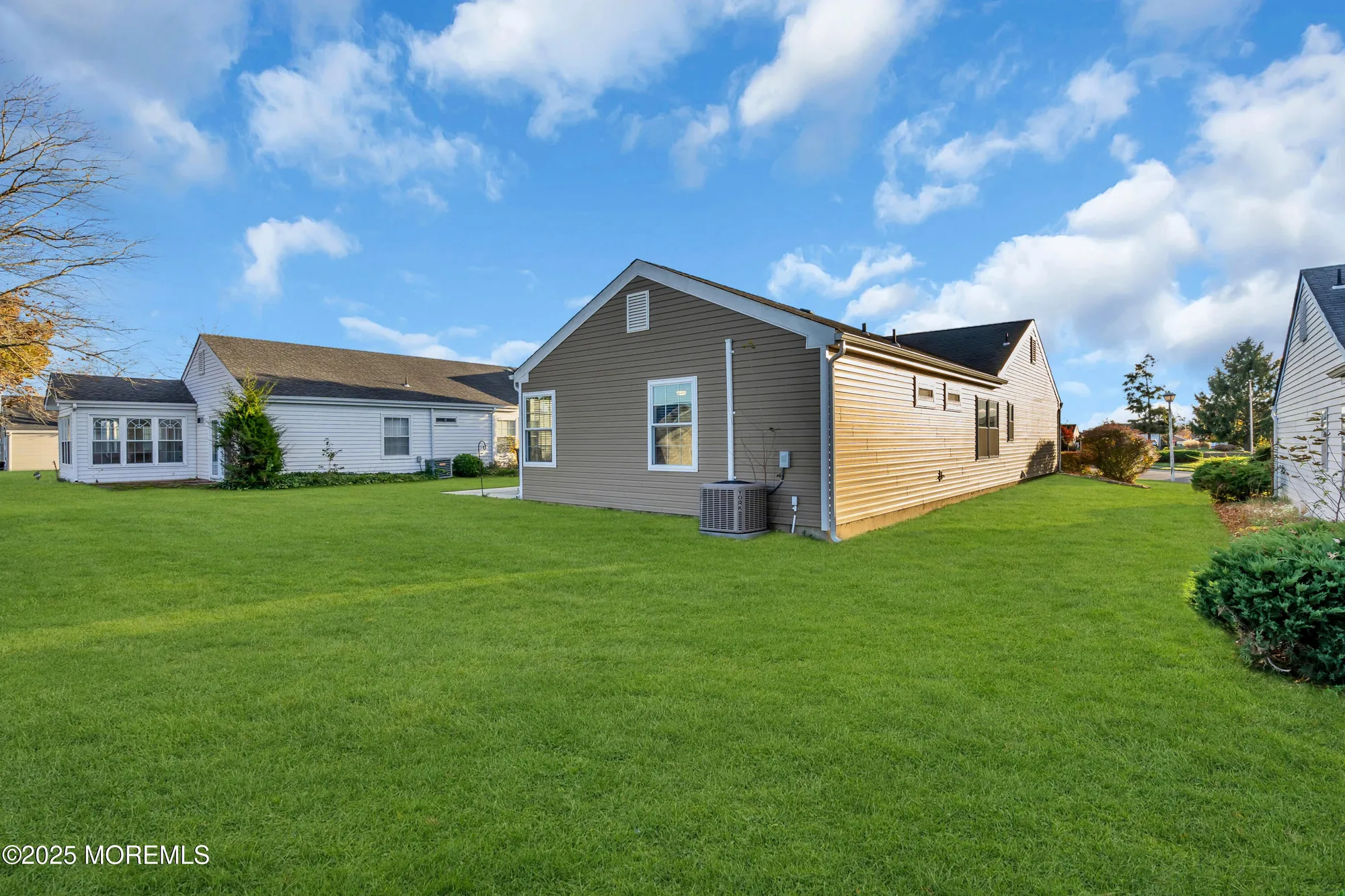 Property Slideshow image 32 of 51 | 2 weybridge pl, Manchester, NJ, 08759