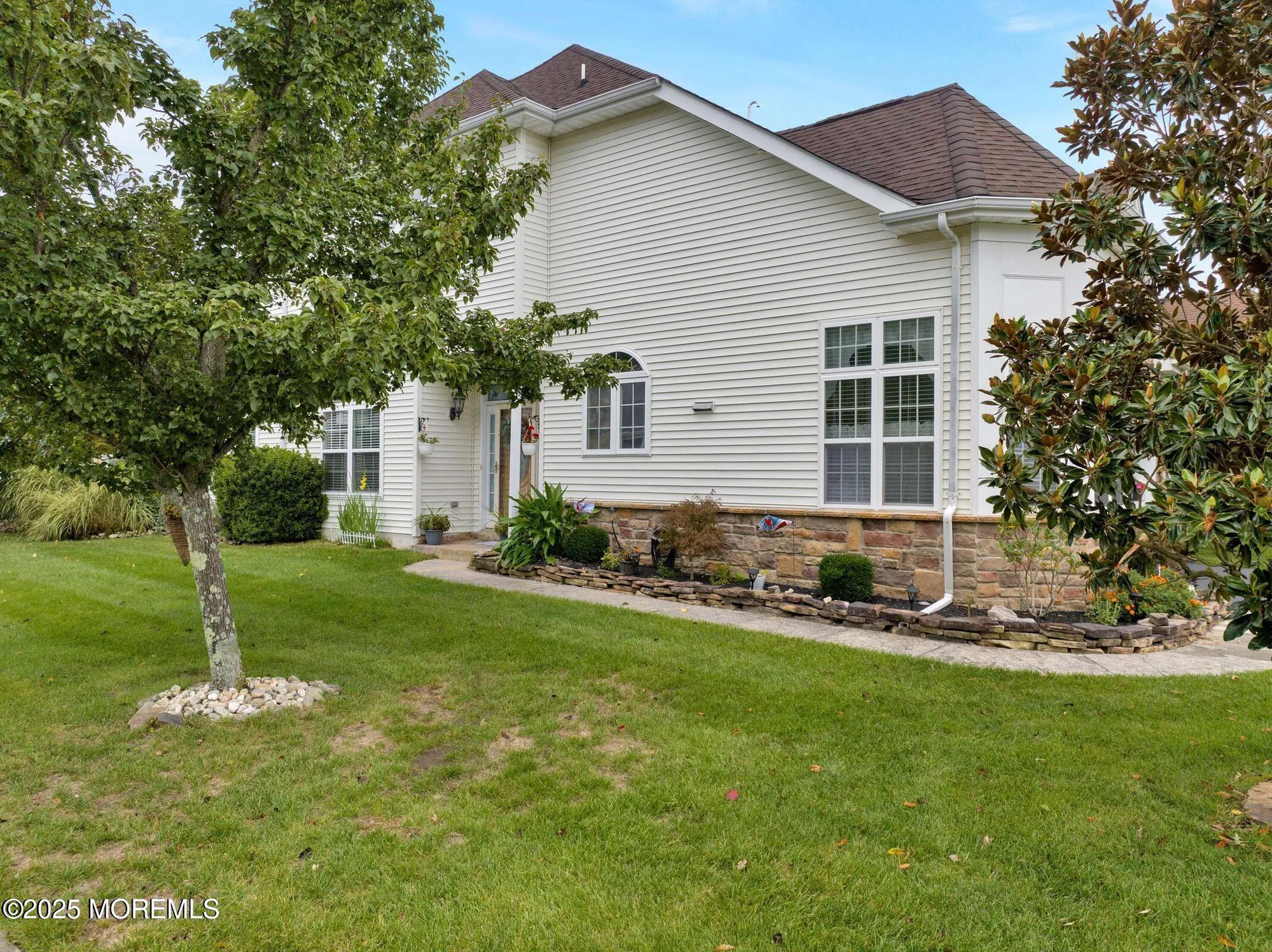 Property Slideshow image 3 of 35 | 21 hingham ln, Barnegat, NJ, 08005