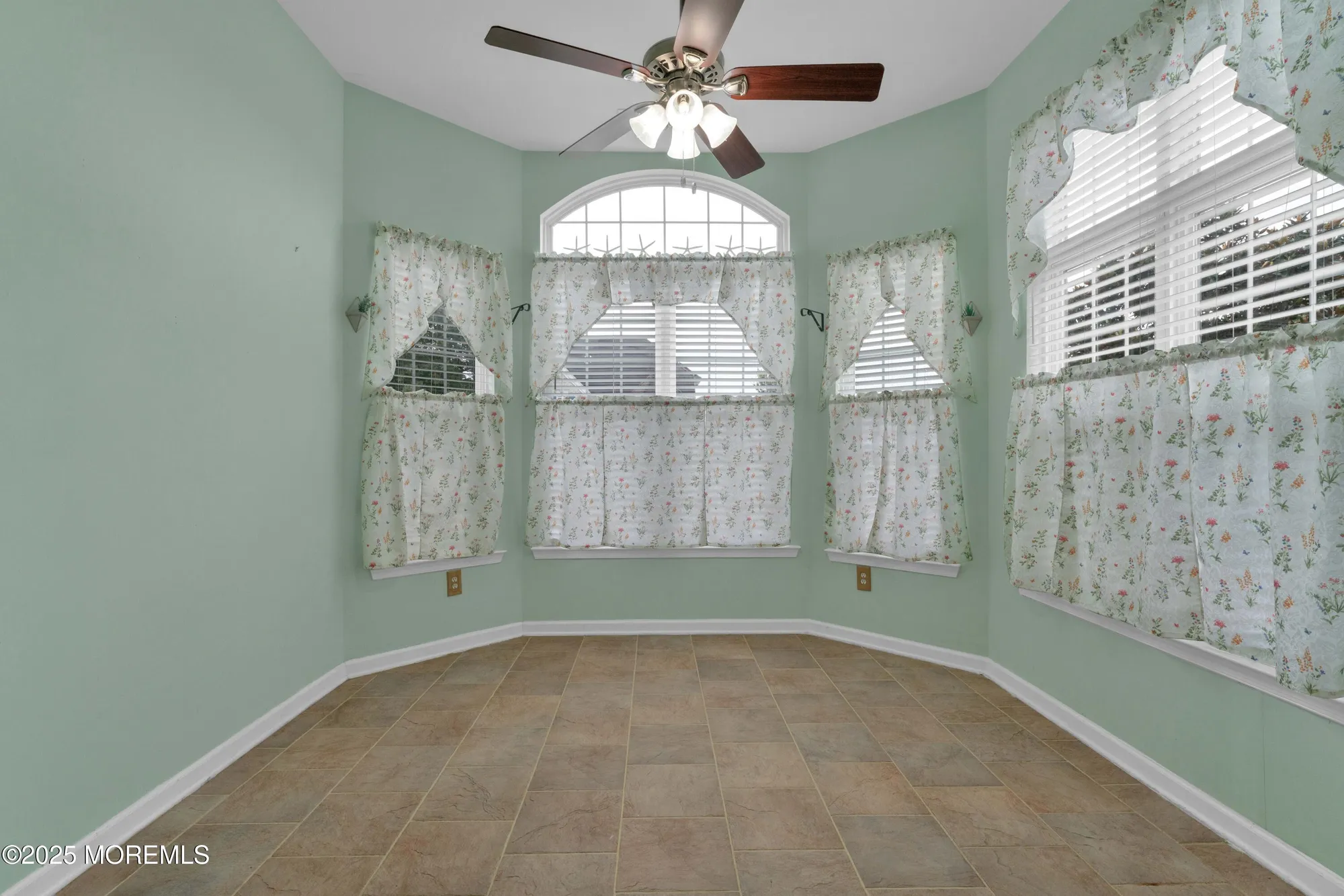 Property Slideshow image 9 of 35 | 21 hingham ln, Barnegat, NJ, 08005
