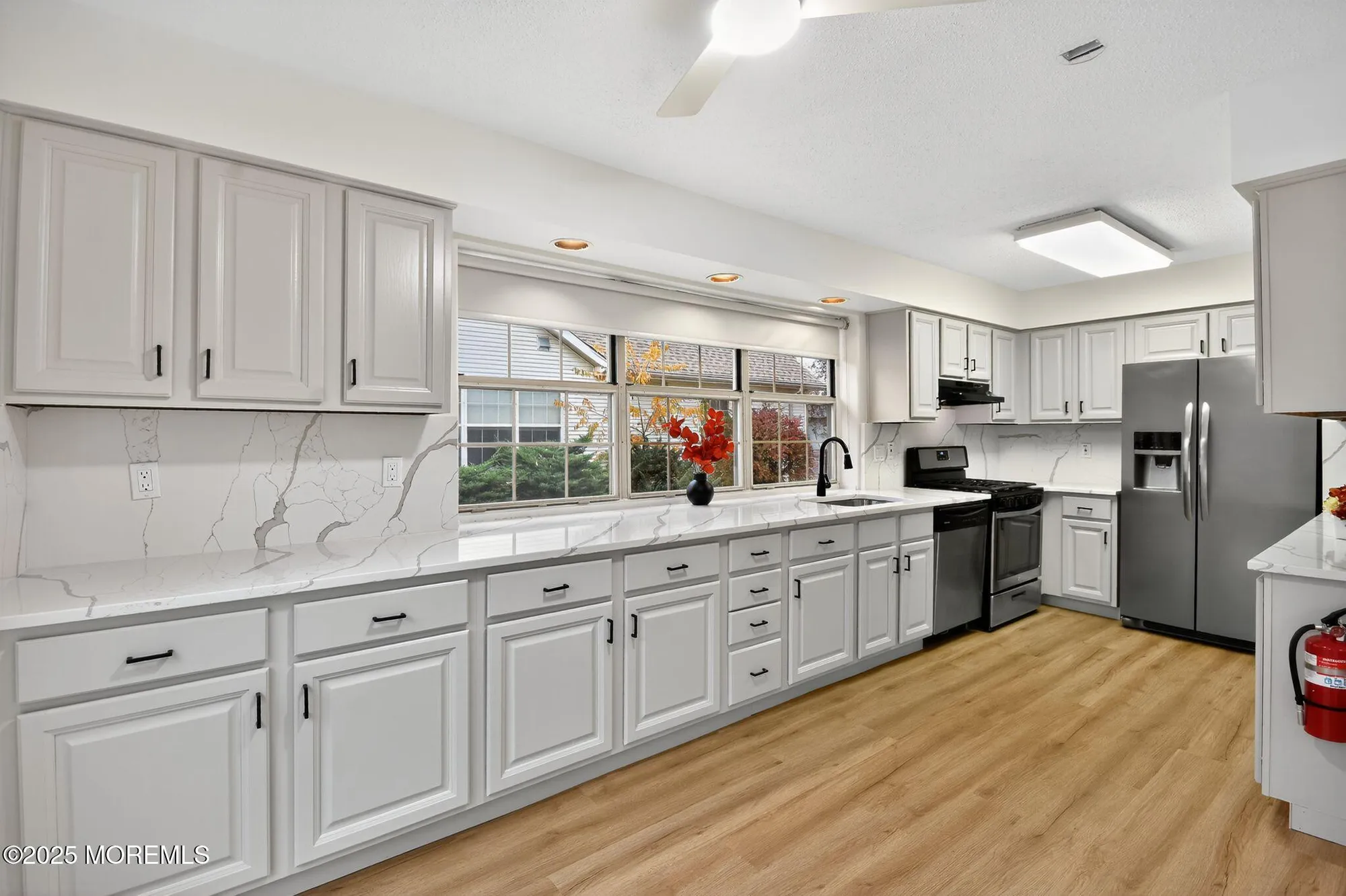 Property Slideshow image 5 of 27 | 2 llewellyn ct, Jackson, NJ, 08527