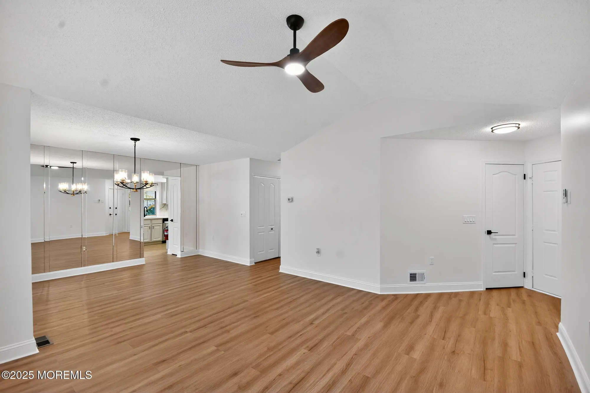 Property Slideshow image 4 of 27 | 2 llewellyn ct, Jackson, NJ, 08527