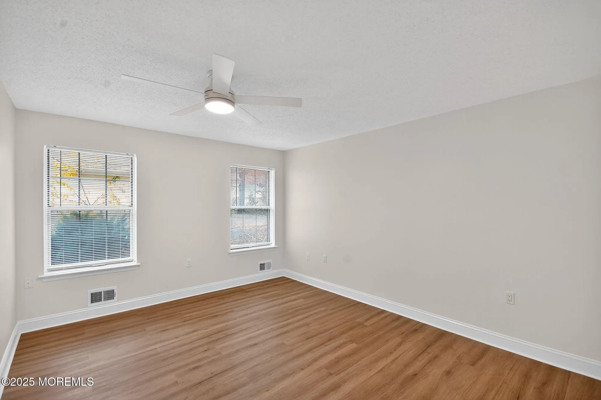 Property Slideshow image 10 of 27 | 2 llewellyn ct, Jackson, NJ, 08527