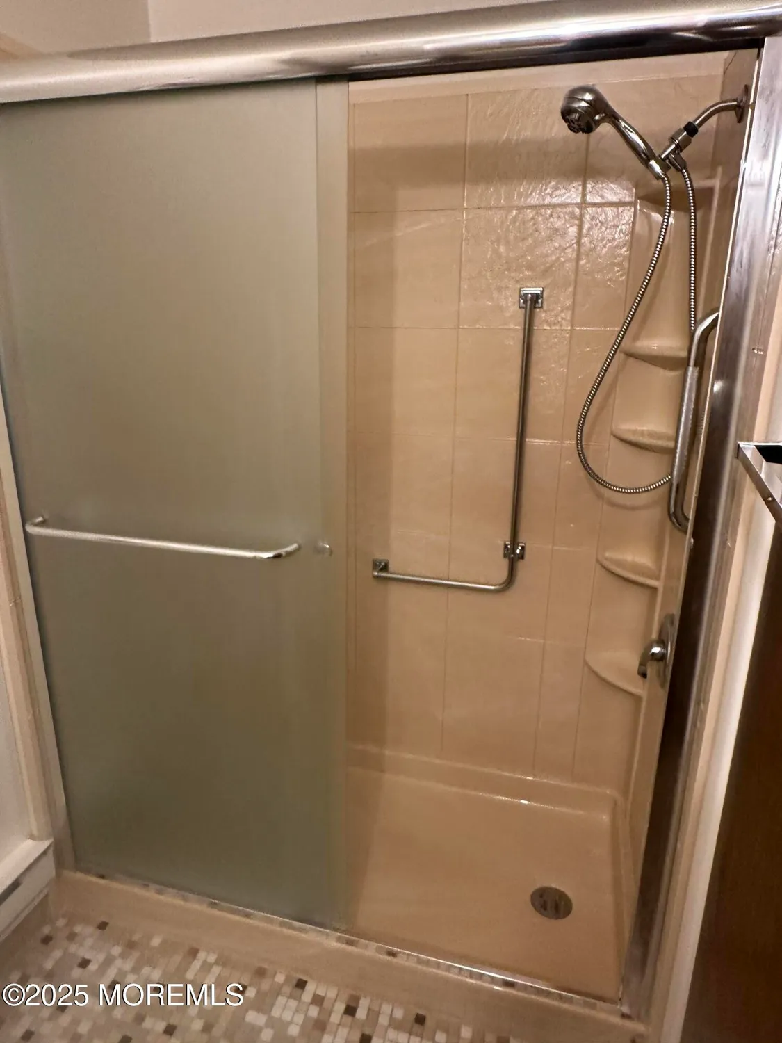 Property Slideshow image 16 of 22 | 8a yorktowne pkwy, Whiting, NJ, 08759