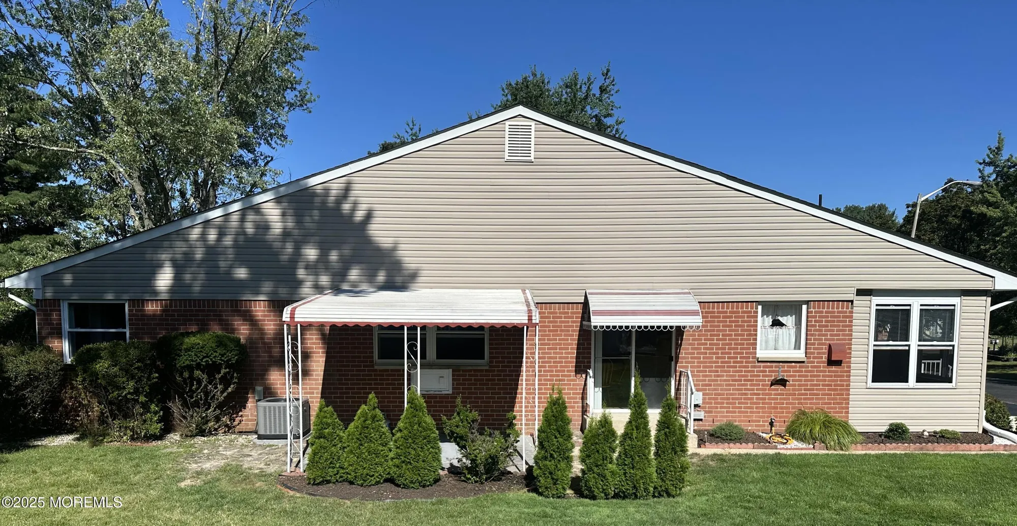 Property Slideshow image 4 of 22 | 8a yorktowne pkwy, Whiting, NJ, 08759