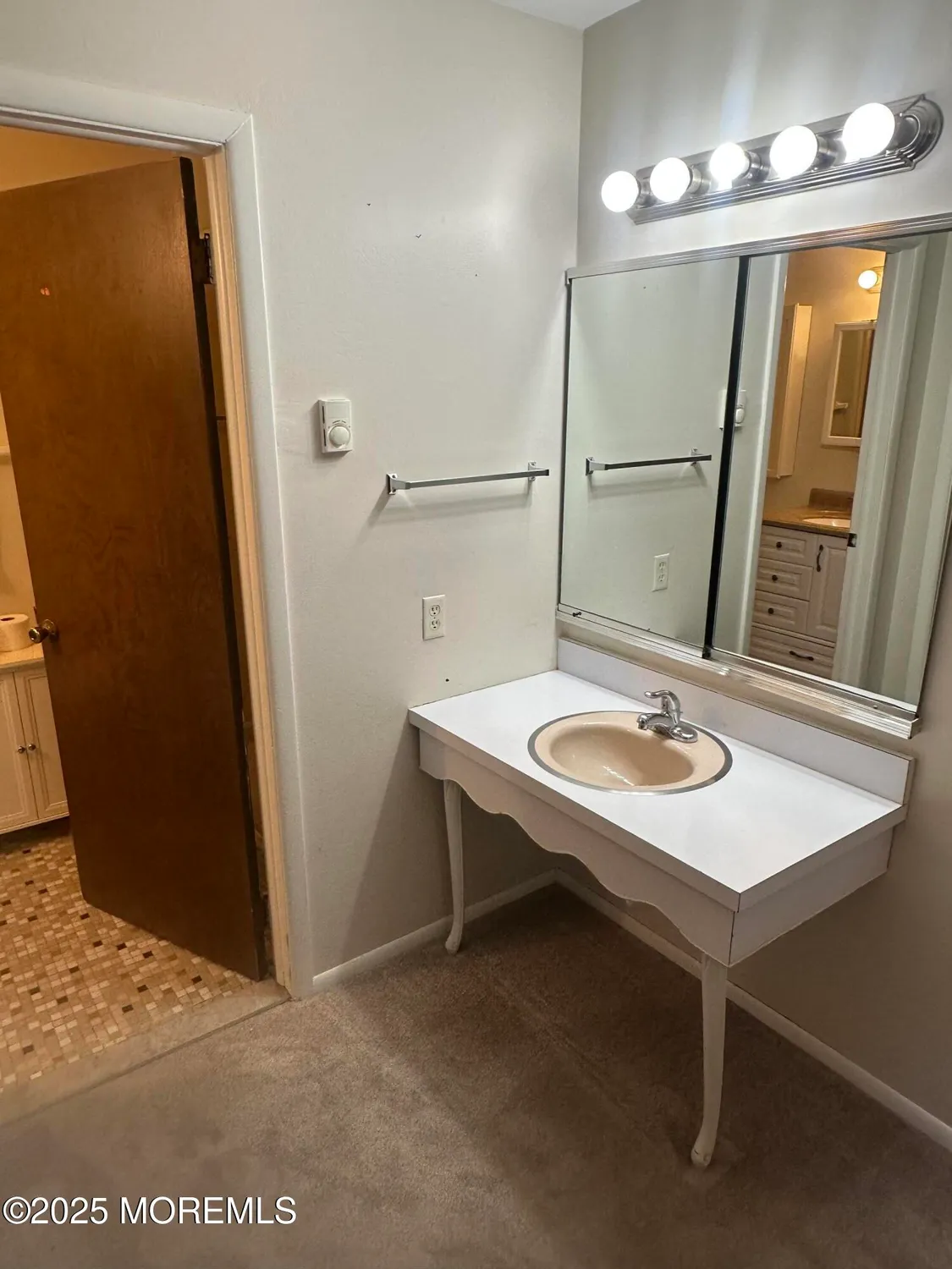 Property Slideshow image 13 of 22 | 8a yorktowne pkwy, Whiting, NJ, 08759