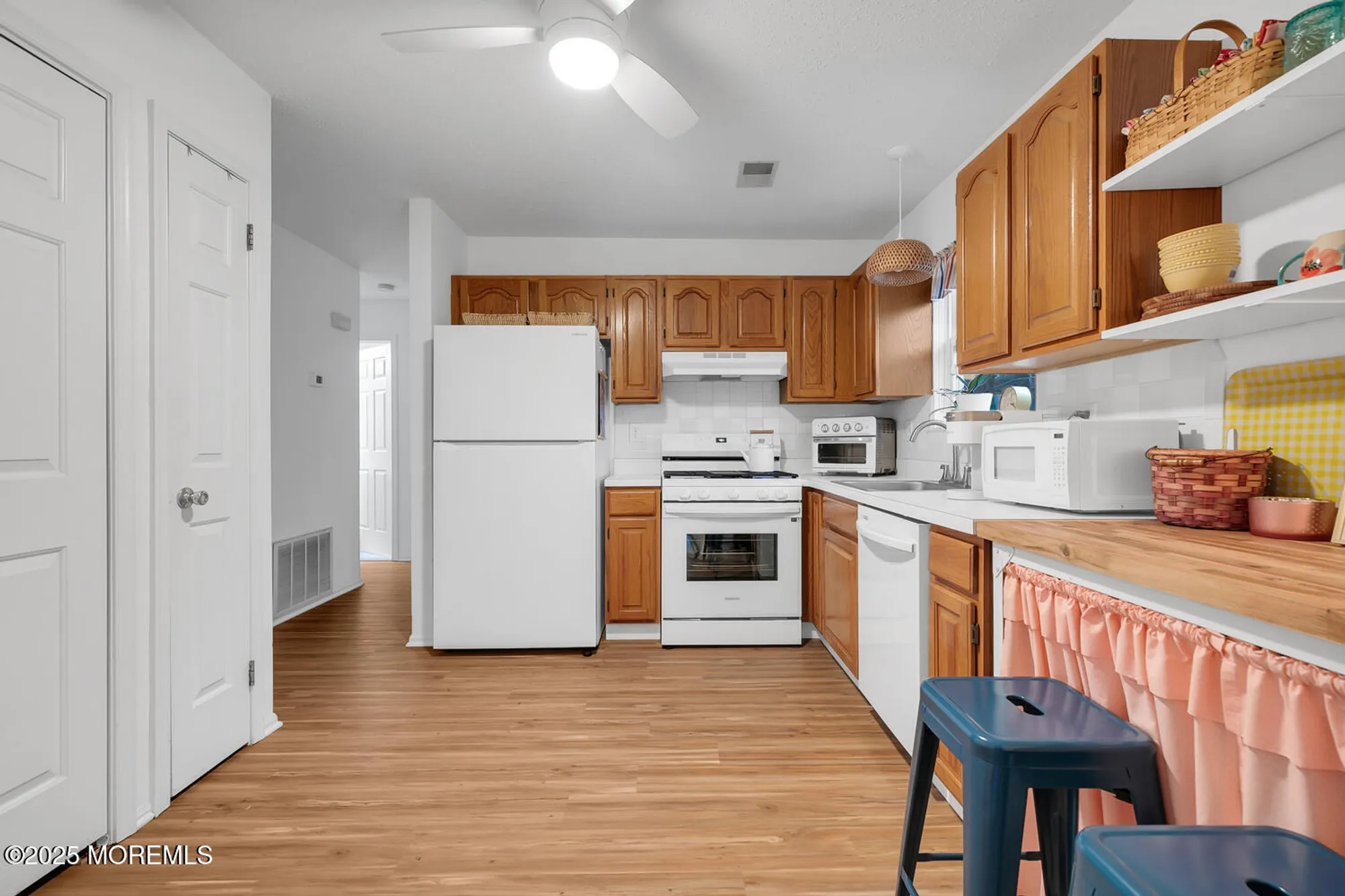 Property Slideshow image 7 of 25 | 53 farnworth close, Freehold, NJ, 07728