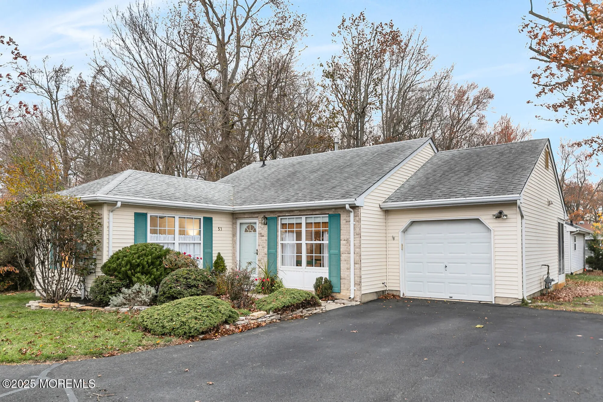 Property Slideshow image 1 of 25 | 53 farnworth close, Freehold, NJ, 07728