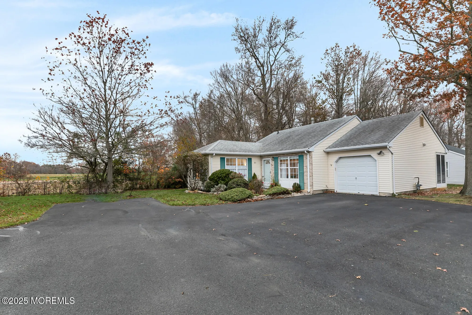 Property Slideshow image 20 of 25 | 53 farnworth close, Freehold, NJ, 07728