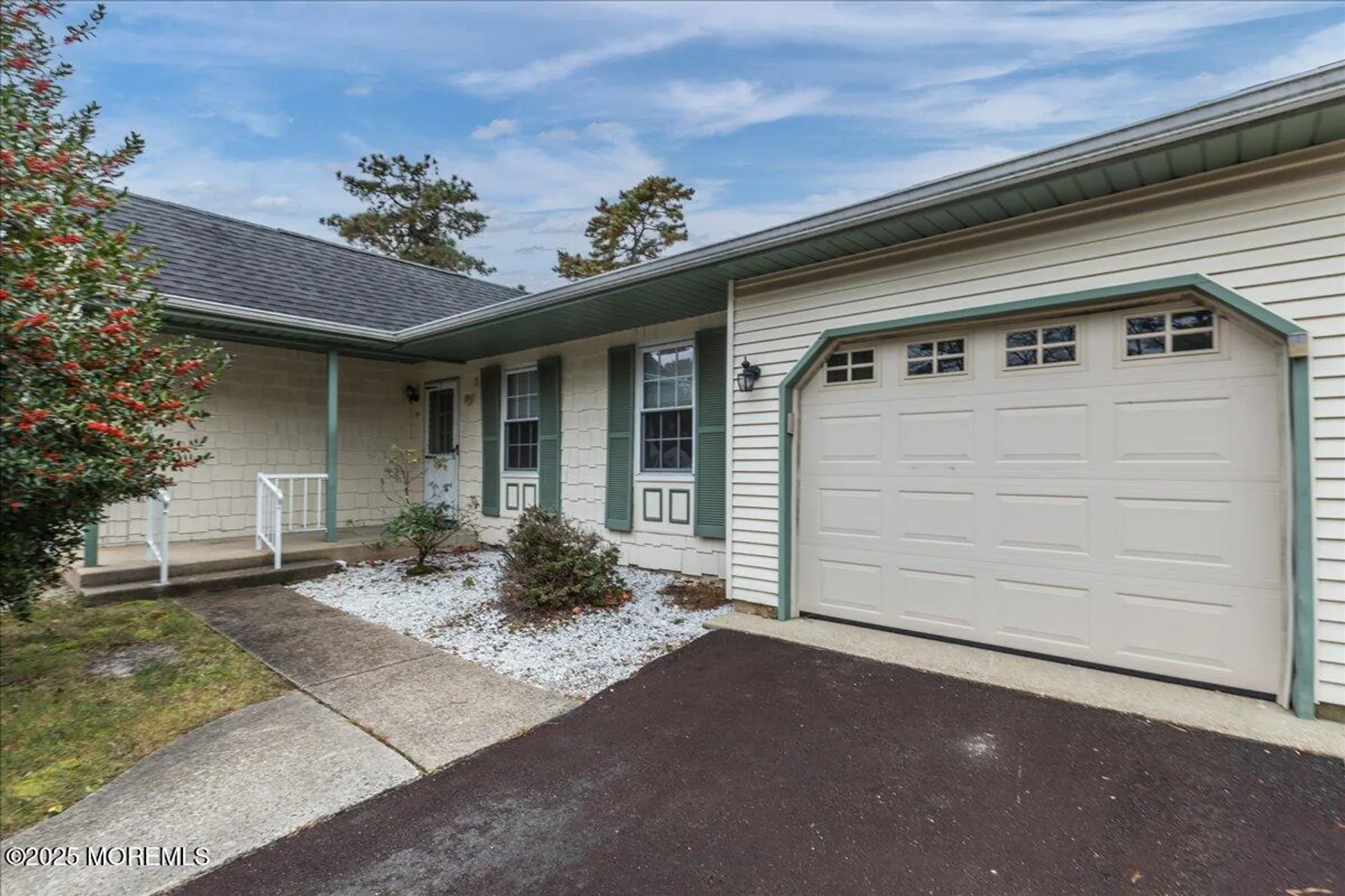 Property Slideshow image 4 of 49 | 36 penwood dr # 55, Whiting, NJ, 08759