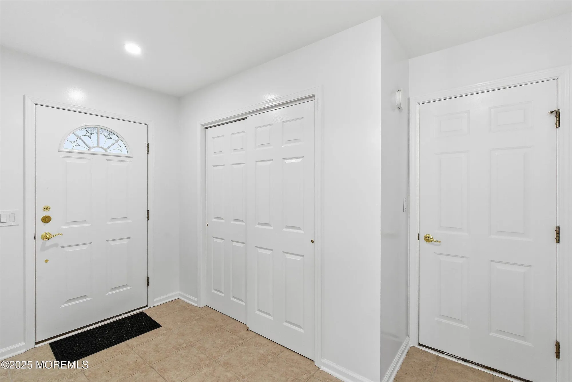 Property Slideshow image 5 of 49 | 4 schoolhouse ln, Lakewood, NJ, 08701