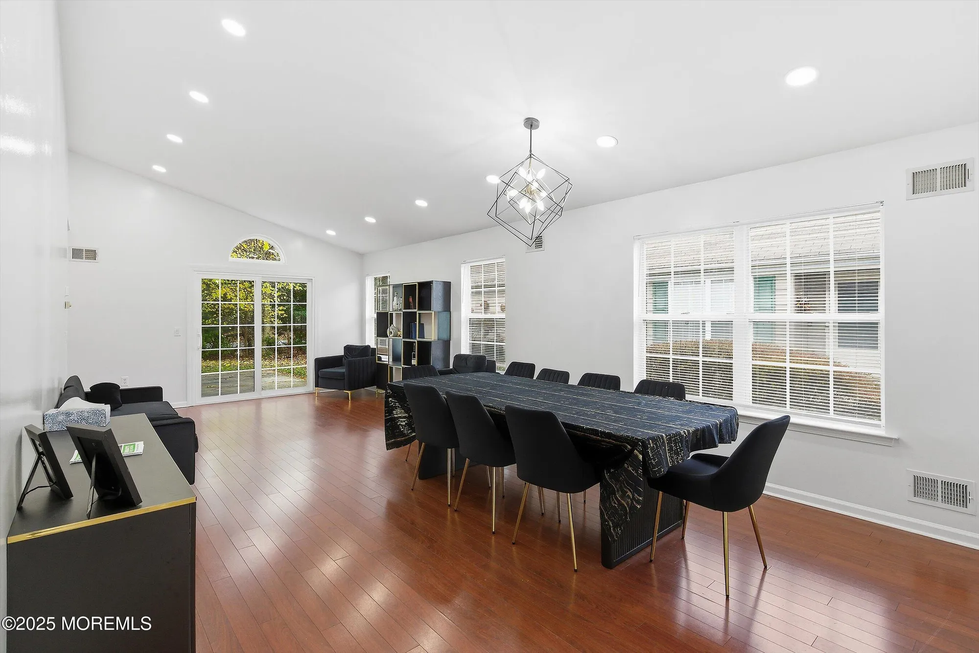 Property Slideshow image 7 of 49 | 4 schoolhouse ln, Lakewood, NJ, 08701