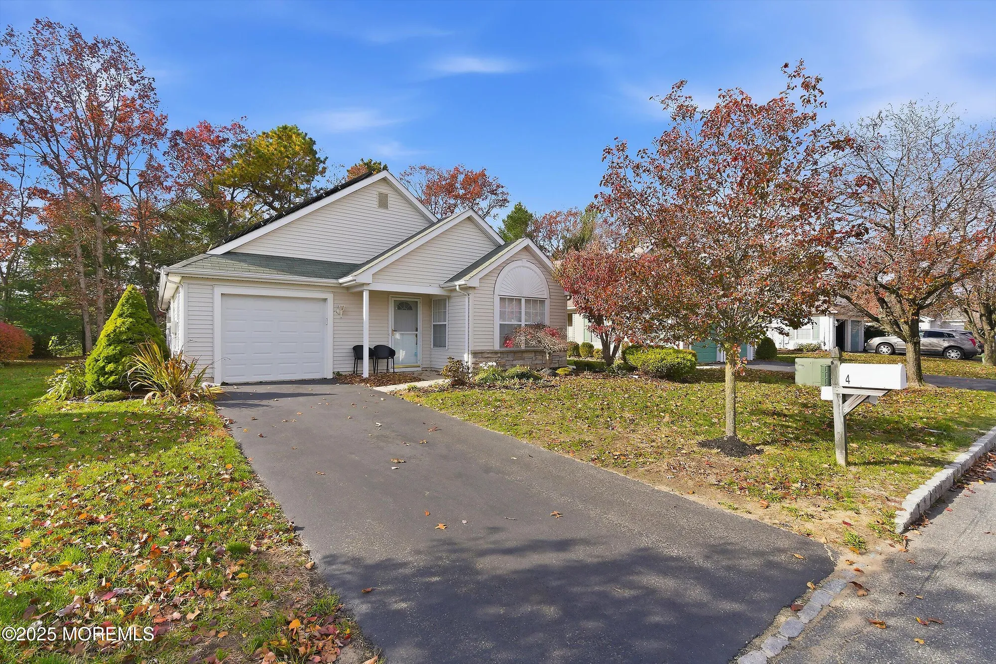 Property Slideshow image 3 of 49 | 4 schoolhouse ln, Lakewood, NJ, 08701