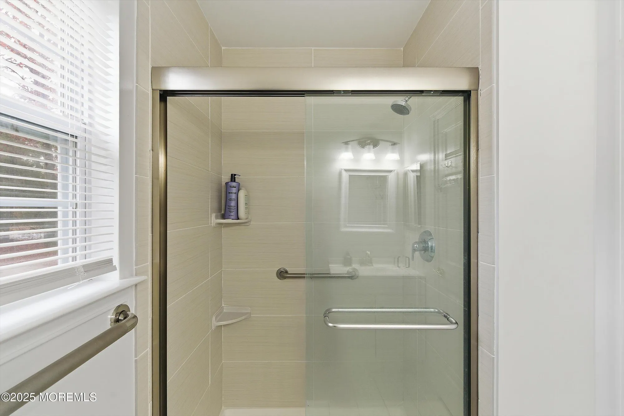 Property Slideshow image 16 of 49 | 4 schoolhouse ln, Lakewood, NJ, 08701