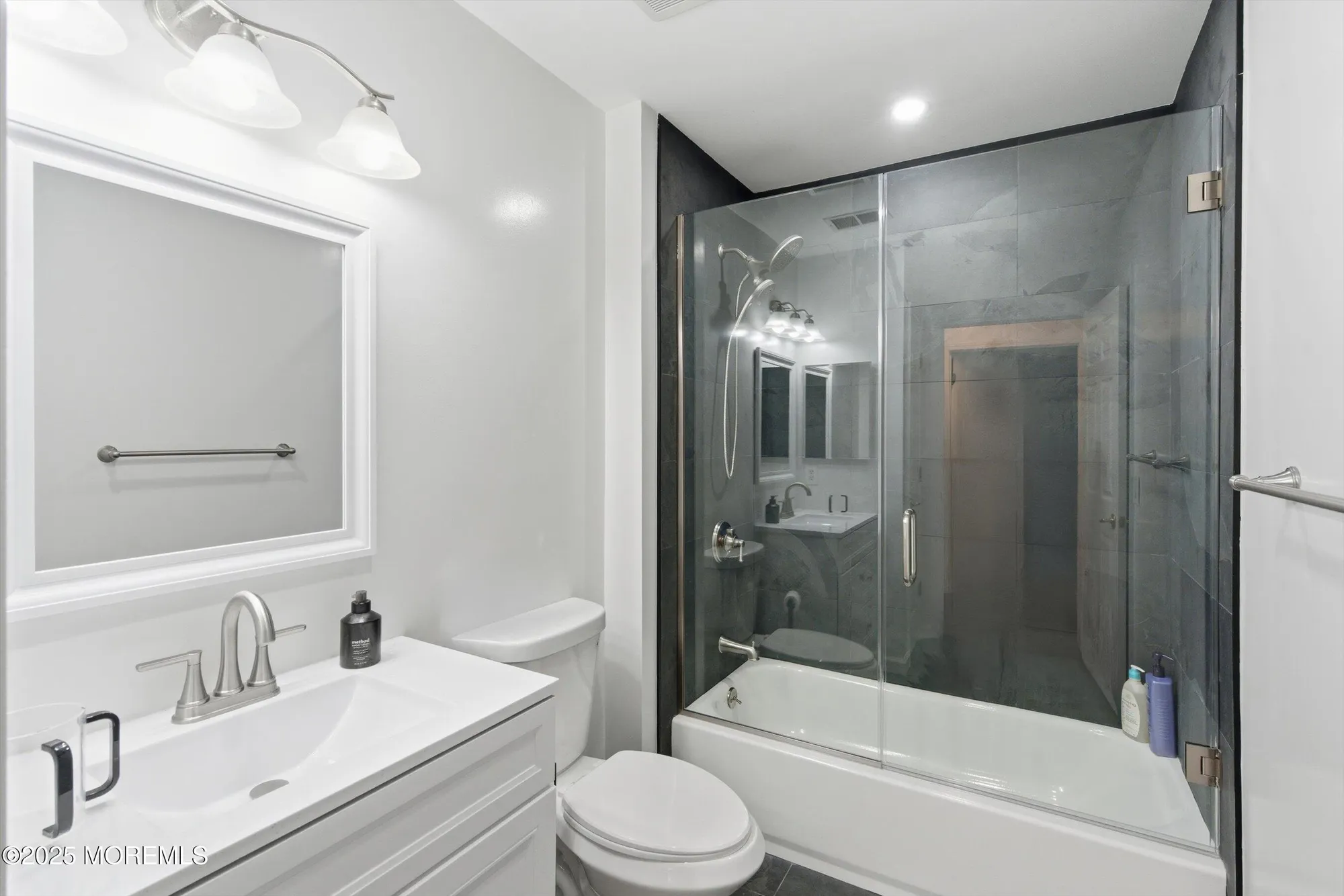 Property Slideshow image 20 of 49 | 4 schoolhouse ln, Lakewood, NJ, 08701