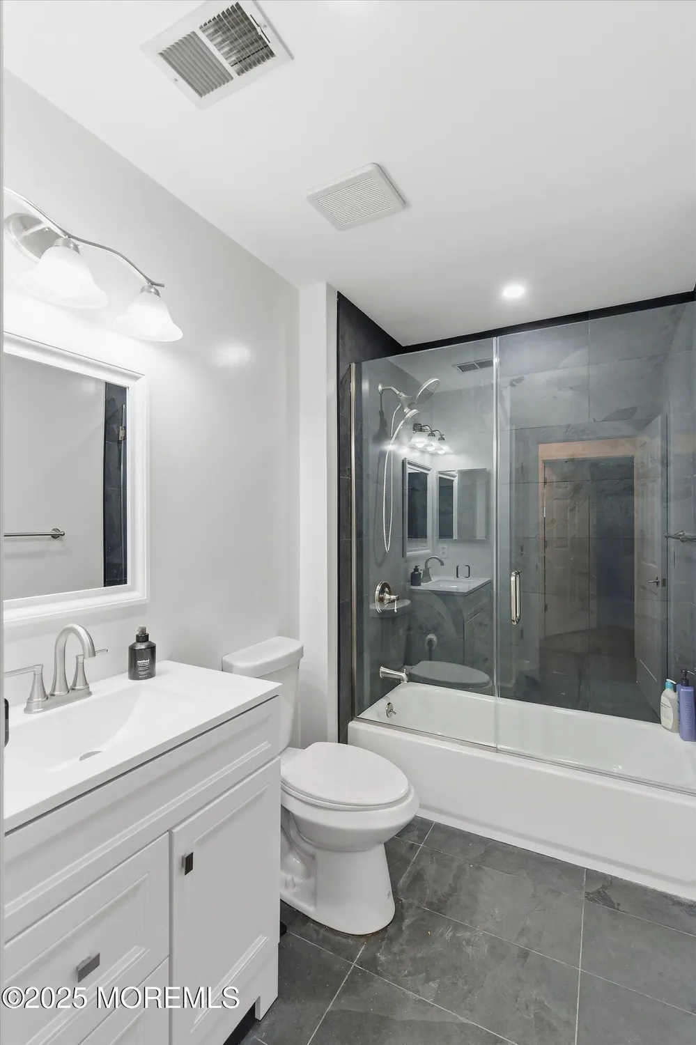 Property Slideshow image 21 of 49 | 4 schoolhouse ln, Lakewood, NJ, 08701