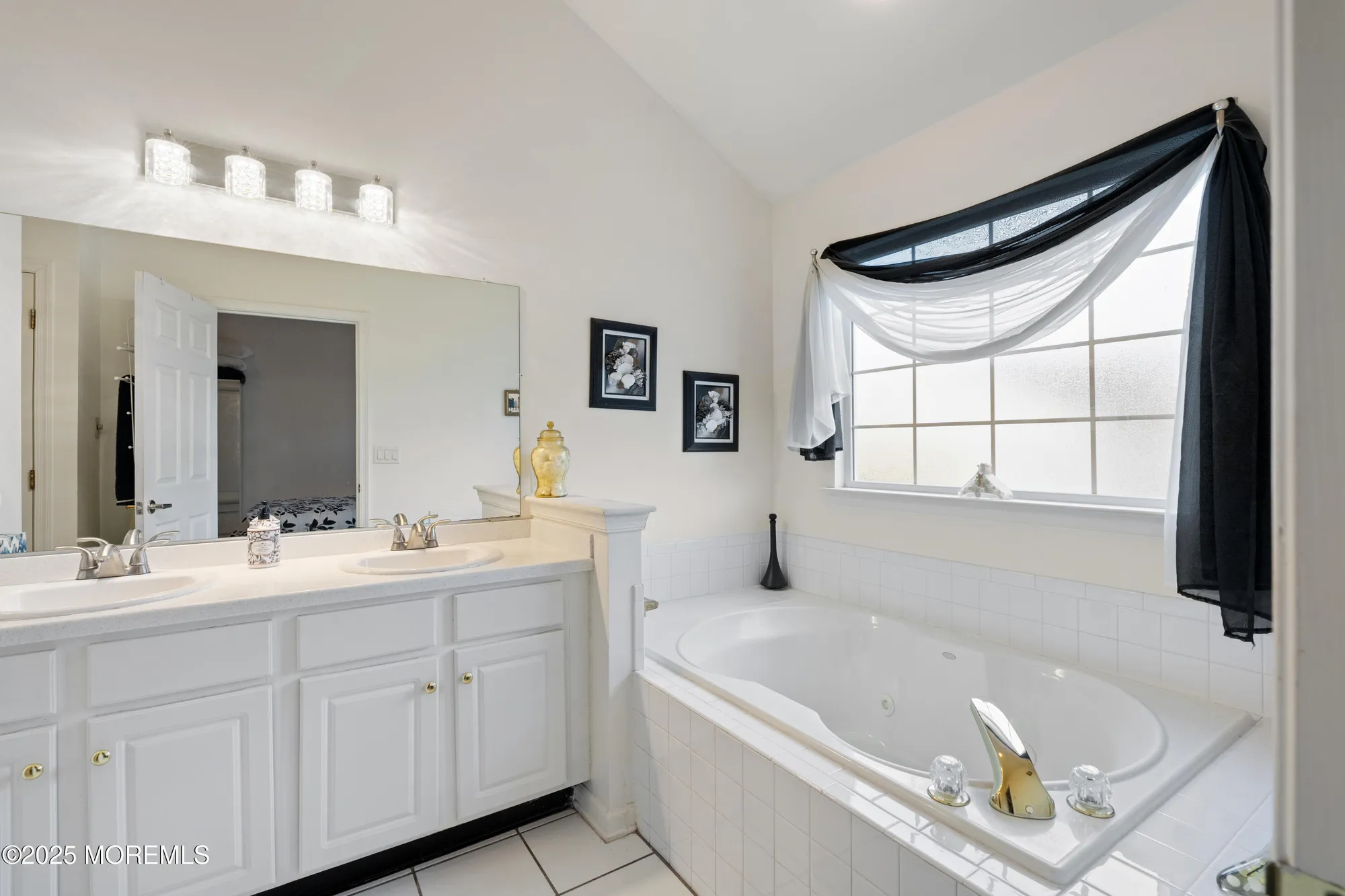 Property Slideshow image 14 of 30 | 7 regent sq, Jackson, NJ, 08527