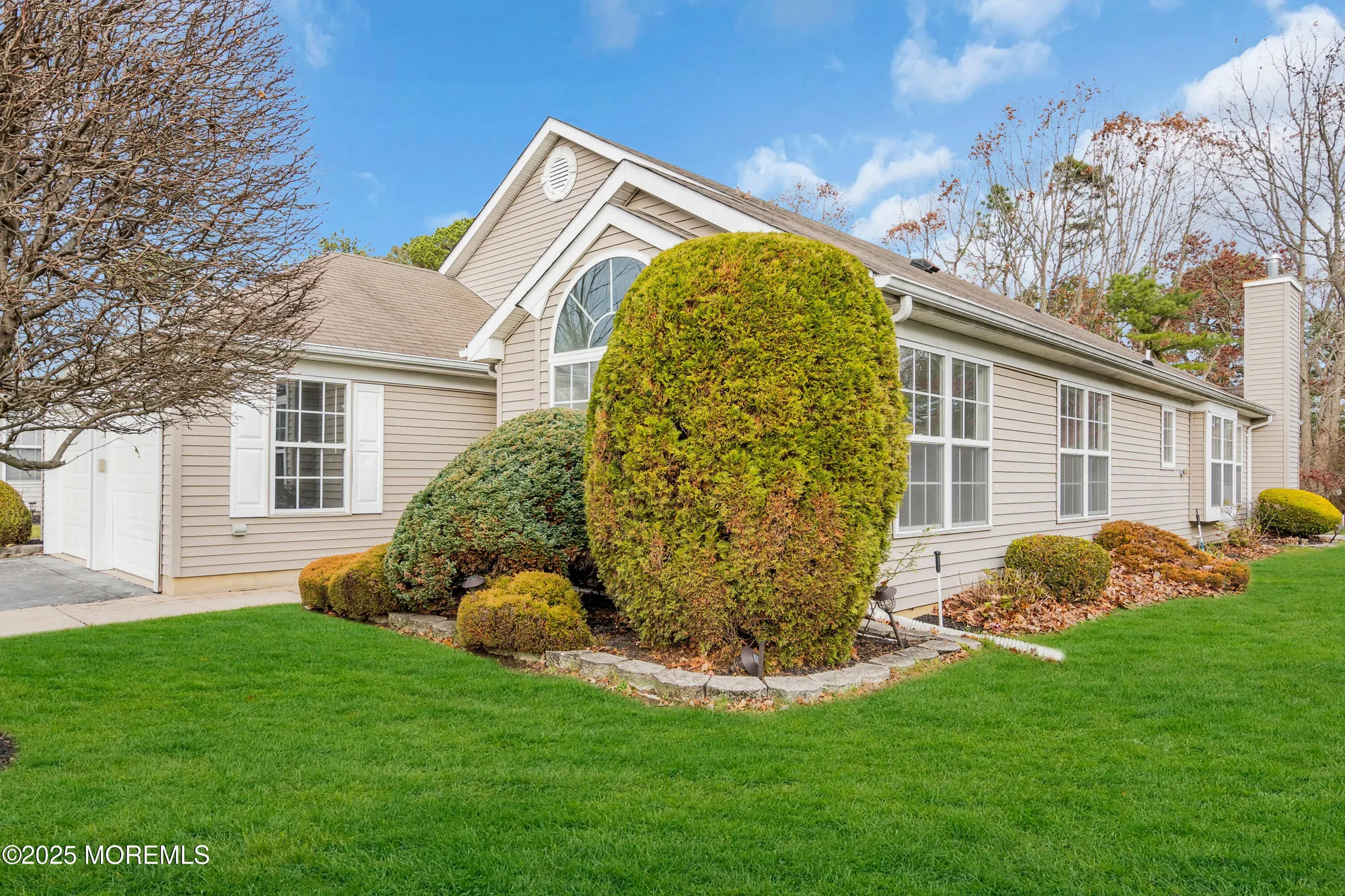 Property Slideshow image 1 of 66 | 9 oakmont rd, Lakewood, NJ, 08701