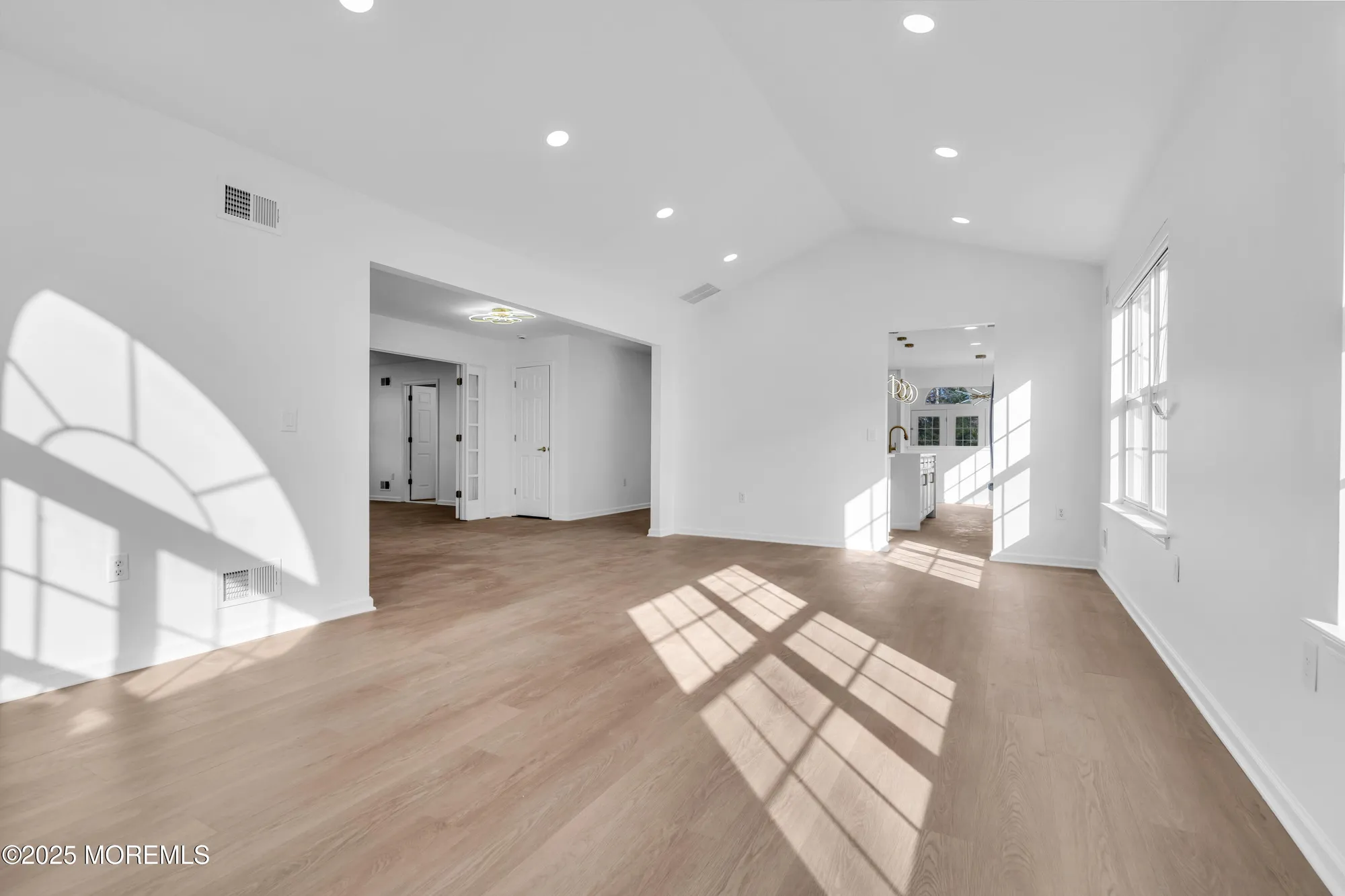 Property Slideshow image 7 of 66 | 9 oakmont rd, Lakewood, NJ, 08701