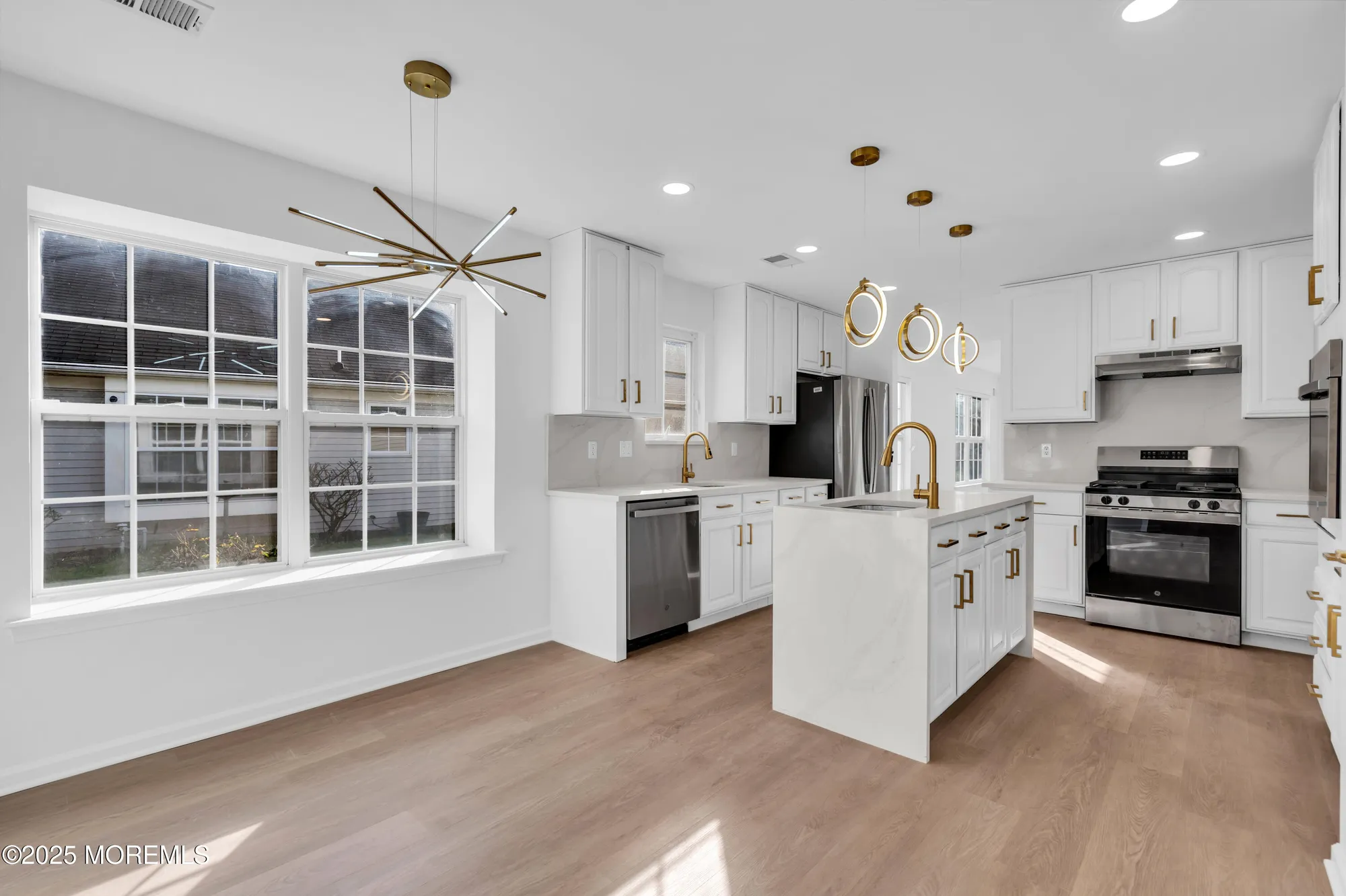 Property Slideshow image 18 of 66 | 9 oakmont rd, Lakewood, NJ, 08701