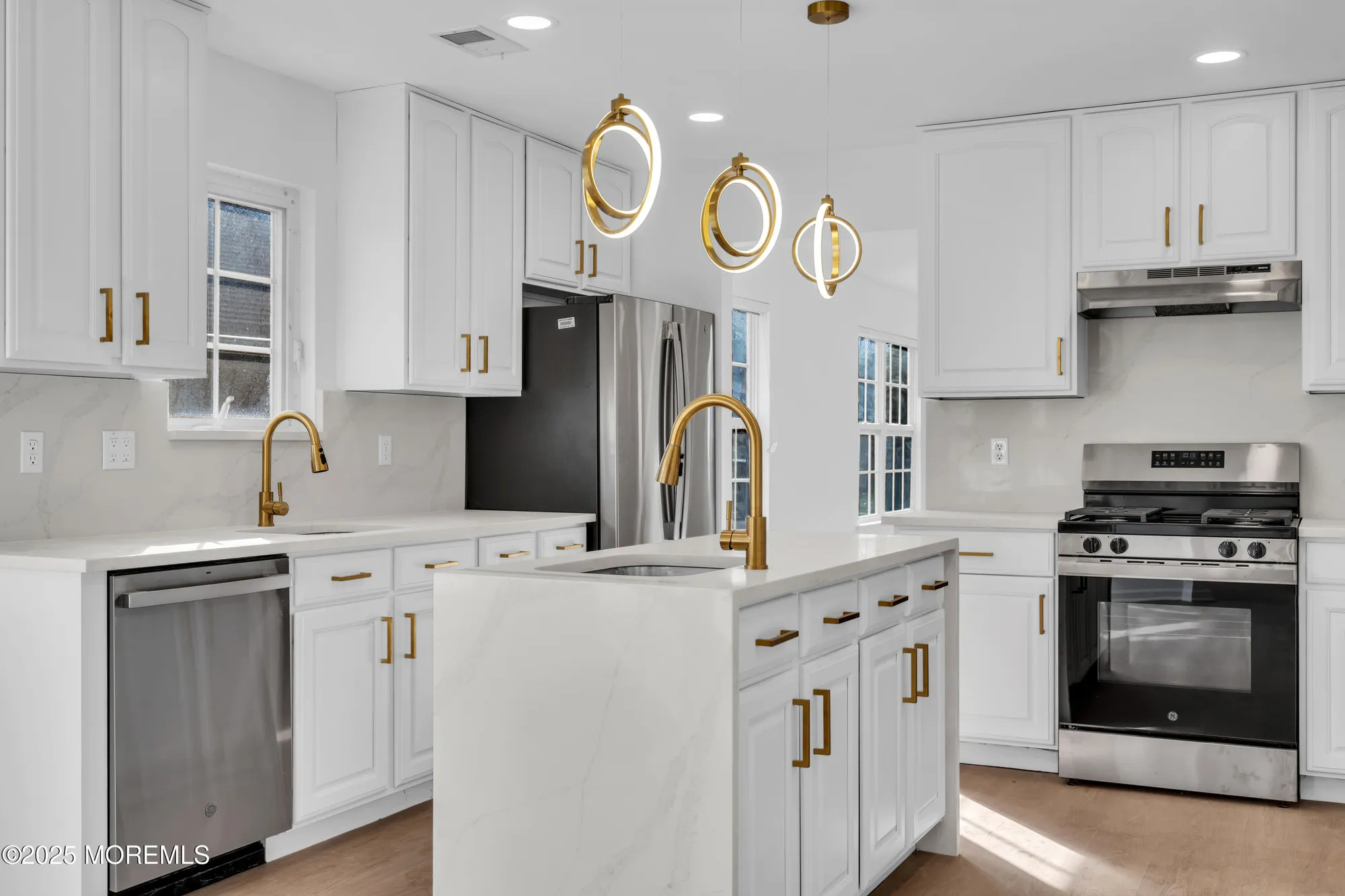 Property Slideshow image 14 of 66 | 9 oakmont rd, Lakewood, NJ, 08701