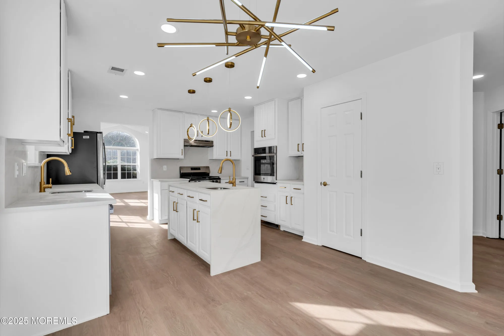 Property Slideshow image 17 of 66 | 9 oakmont rd, Lakewood, NJ, 08701