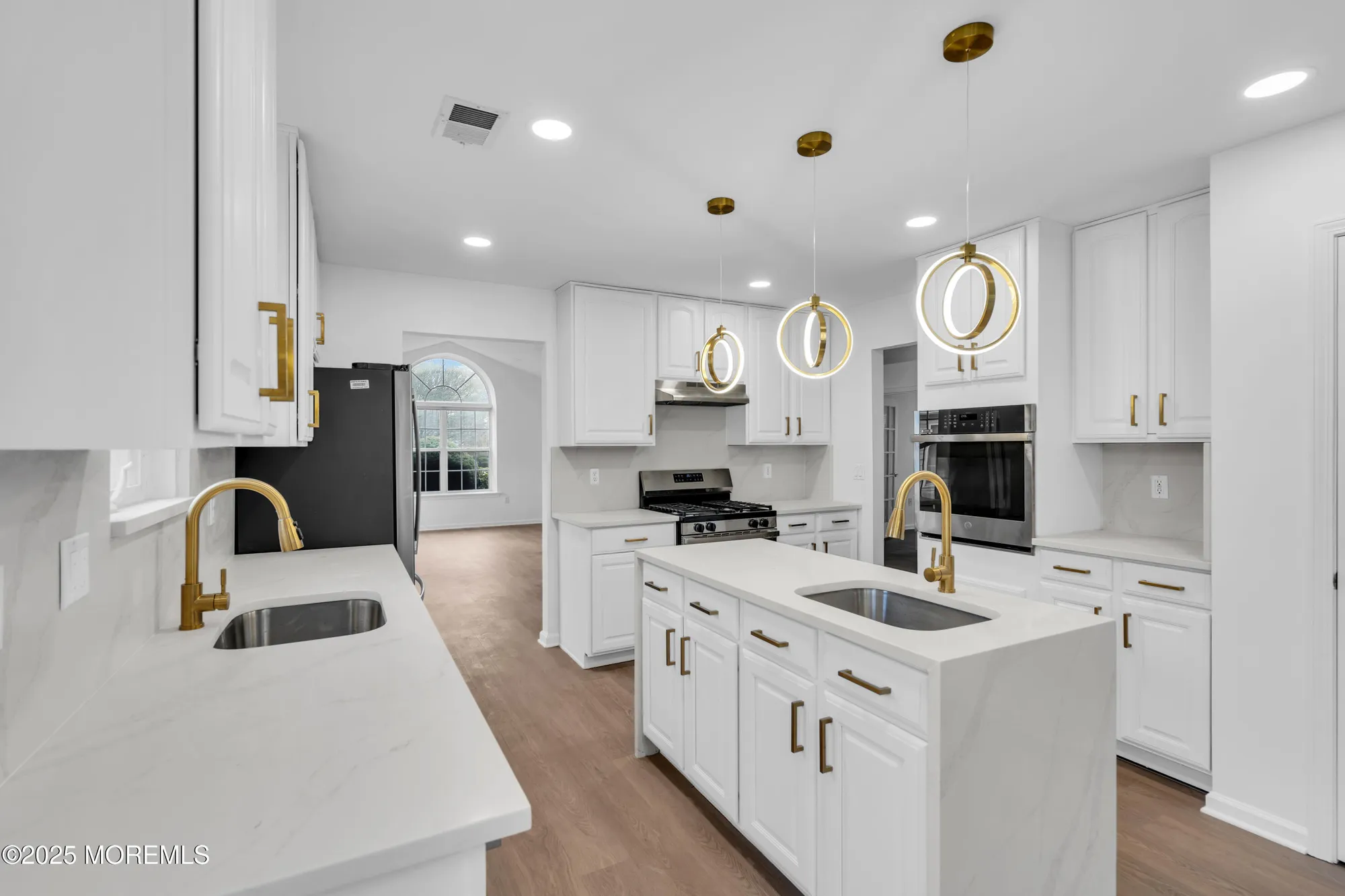 Property Slideshow image 12 of 66 | 9 oakmont rd, Lakewood, NJ, 08701