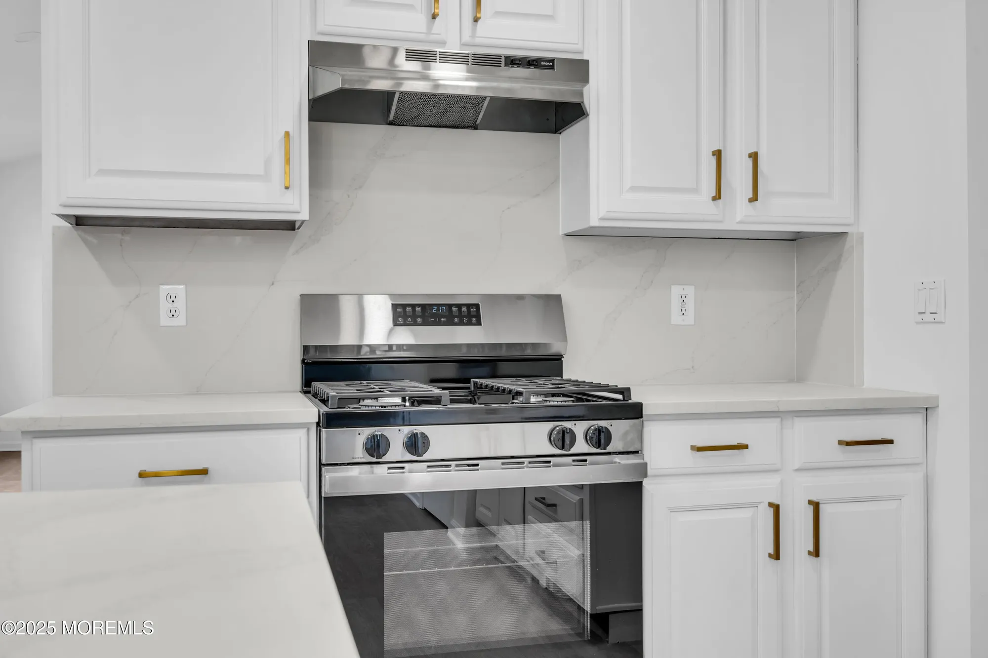 Property Slideshow image 29 of 66 | 9 oakmont rd, Lakewood, NJ, 08701