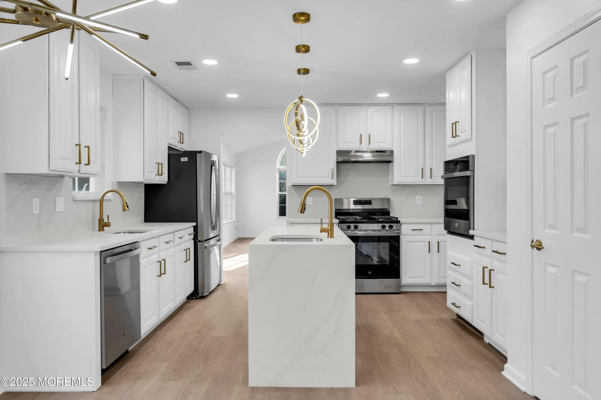 Property Slideshow image 8 of 66 | 9 oakmont rd, Lakewood, NJ, 08701